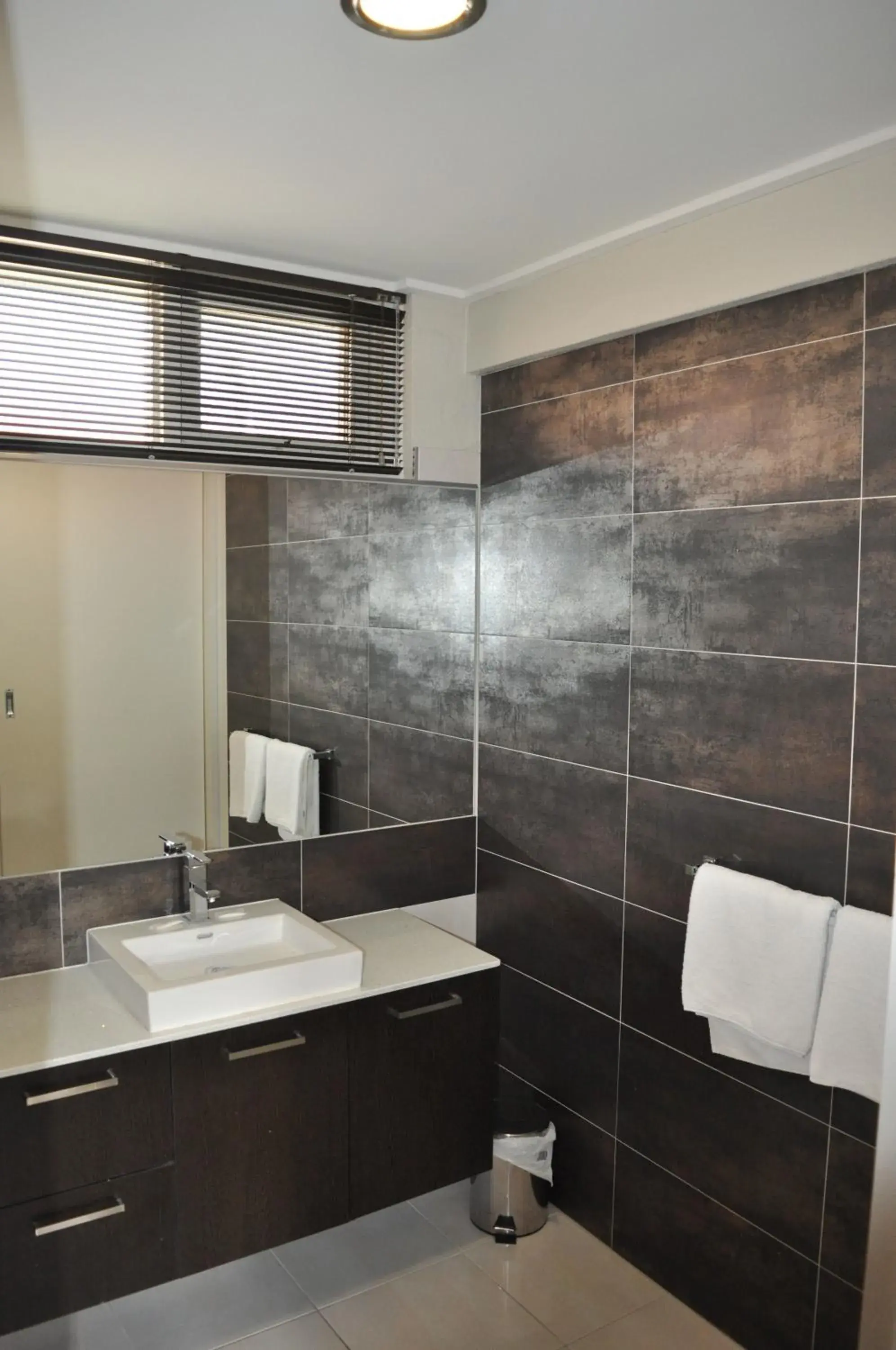 Bathroom in Brougham Arms Hotel Bathroom in Brougham Arms Hotel