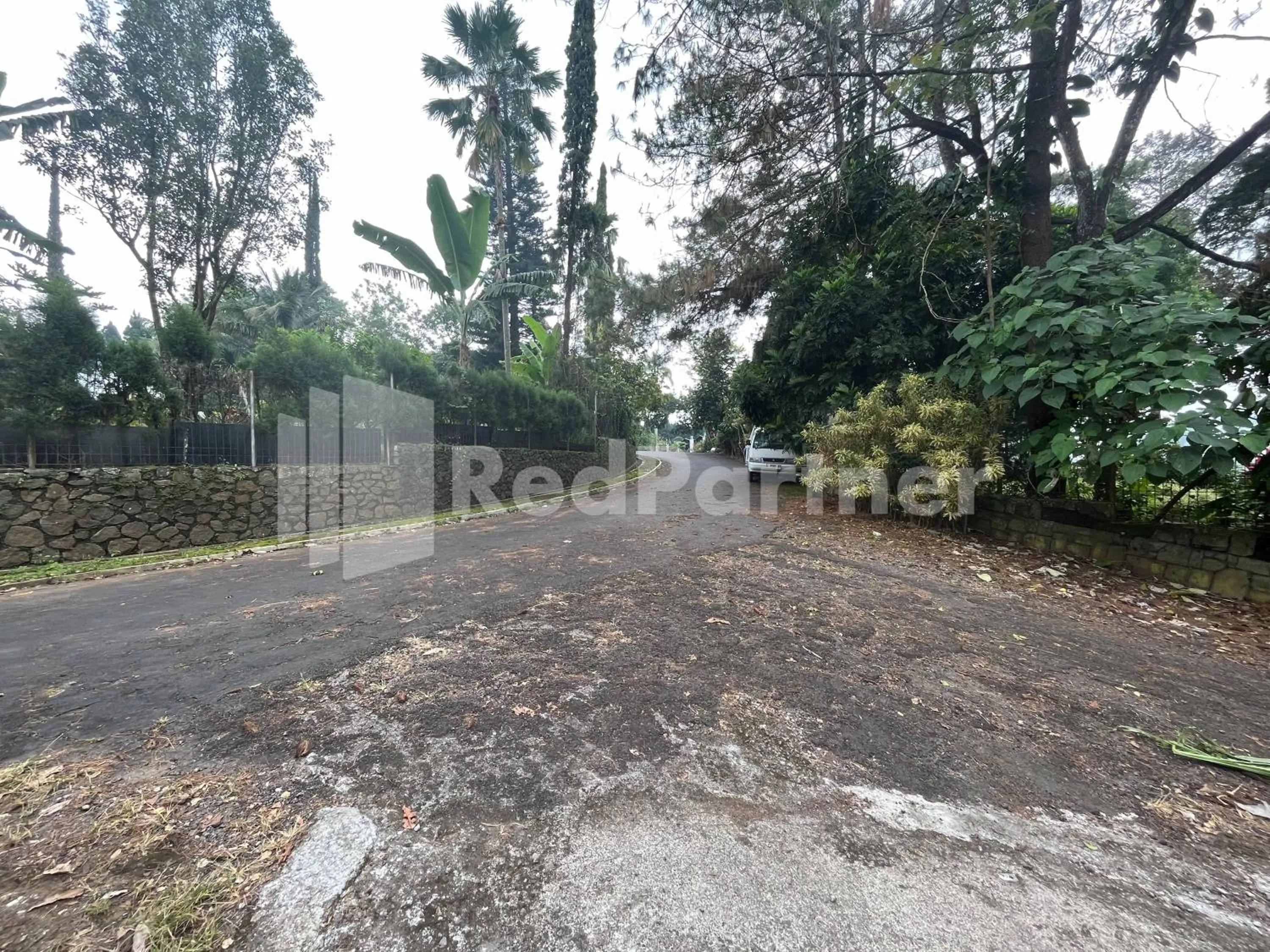 Parking in Villa A2 Trawas RedPartner