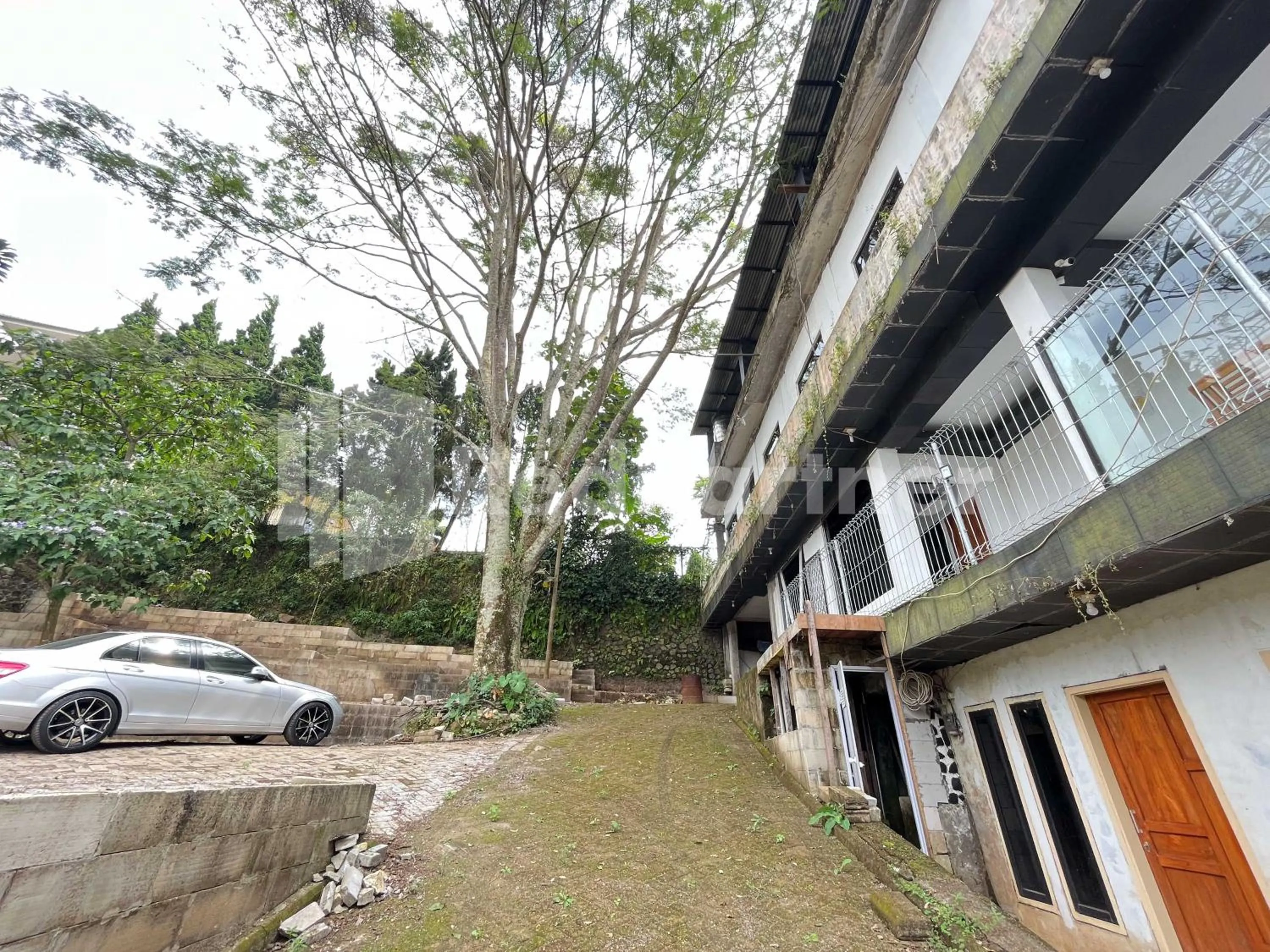 Property building in Villa A2 Trawas RedPartner