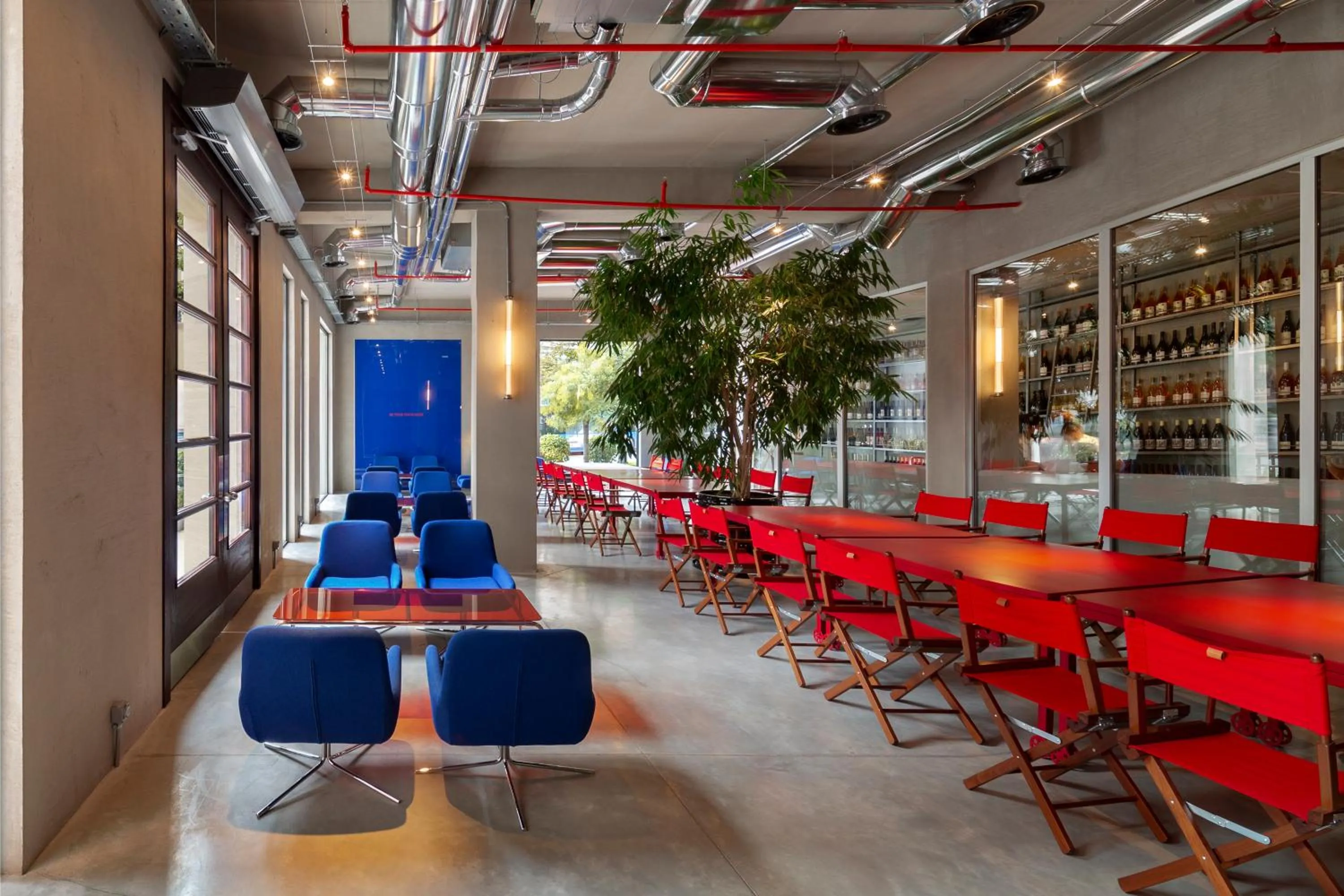 Restaurant/places to eat in Hotel Afisha