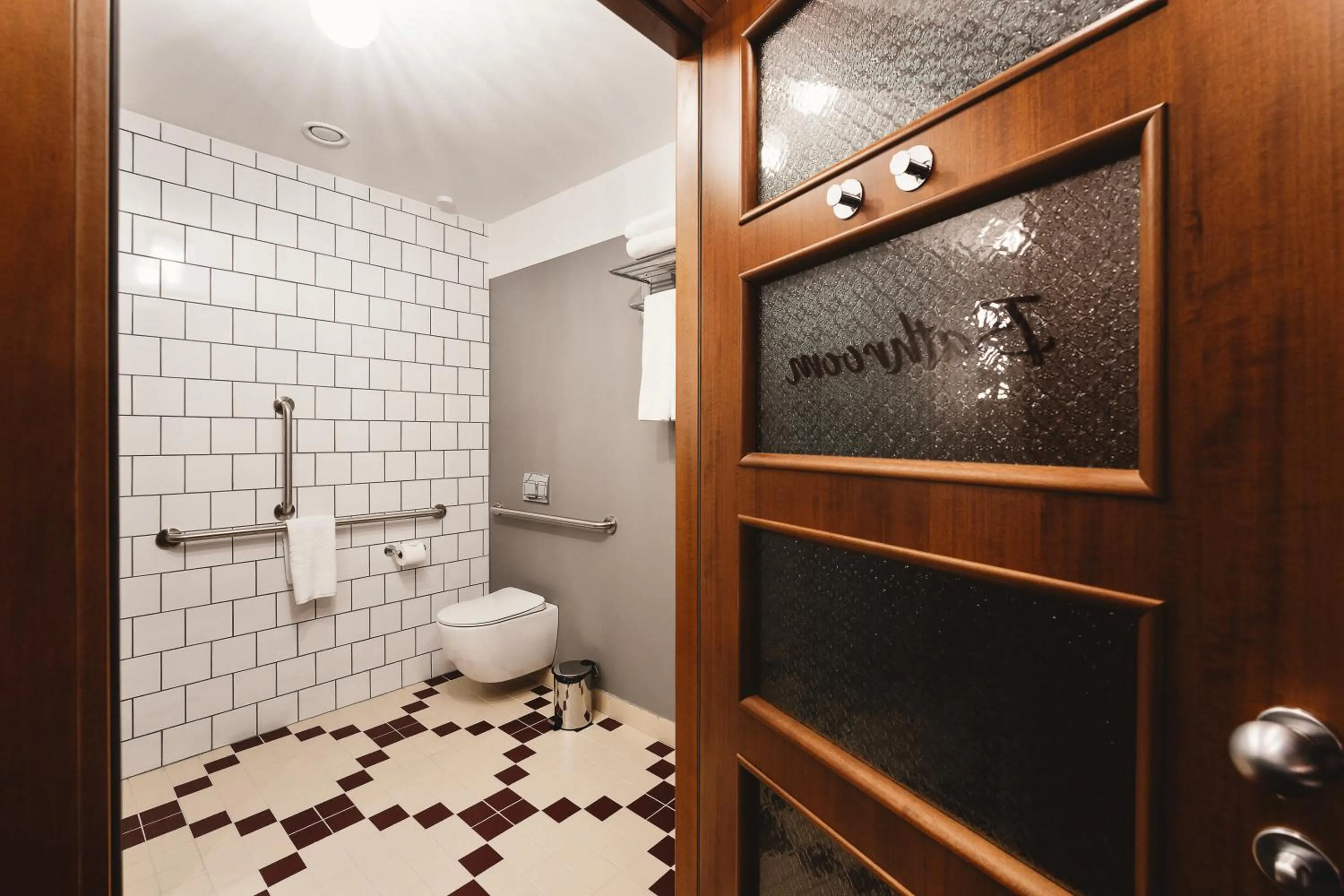 Toilet in Hotel Afisha