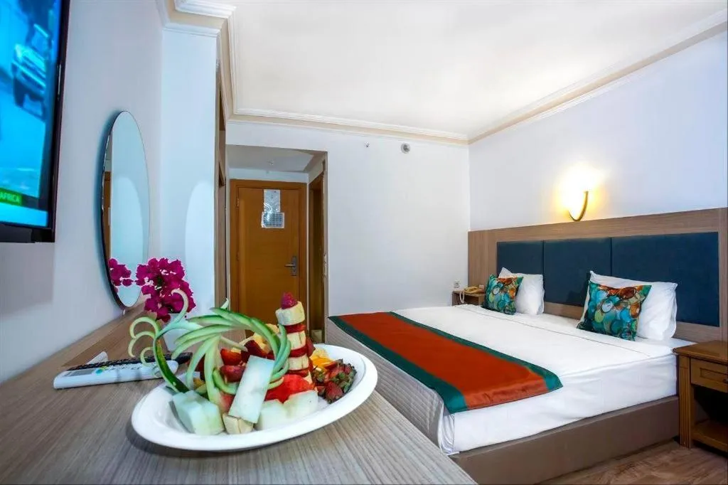 Photo of the whole room, Bed in Club Mirabell hotel