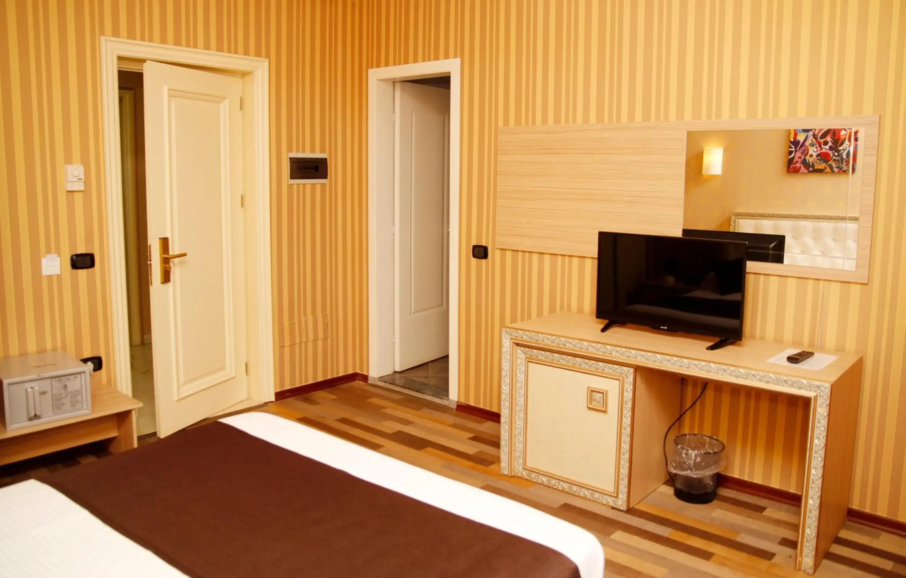 Deluxe Family Room in AMH Hotel Durres Deluxe Family Room in AMH Hotel Durres