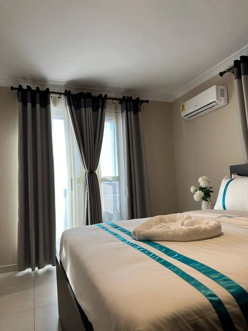 Mansah Plus Hotel and Apartments