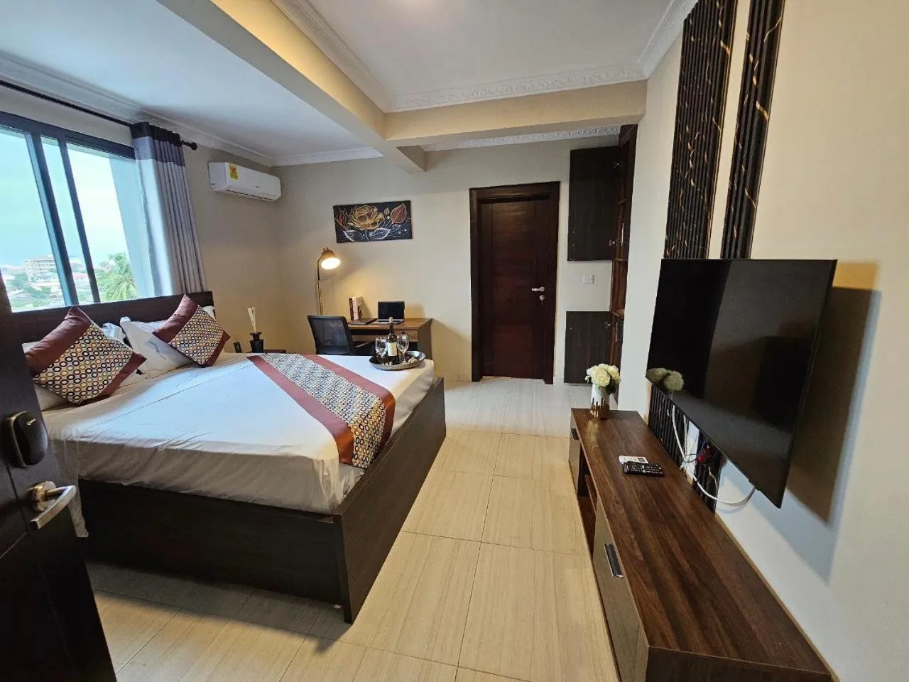 Photo of the whole room, Bed in Mansah Plus Hotel and Apartments