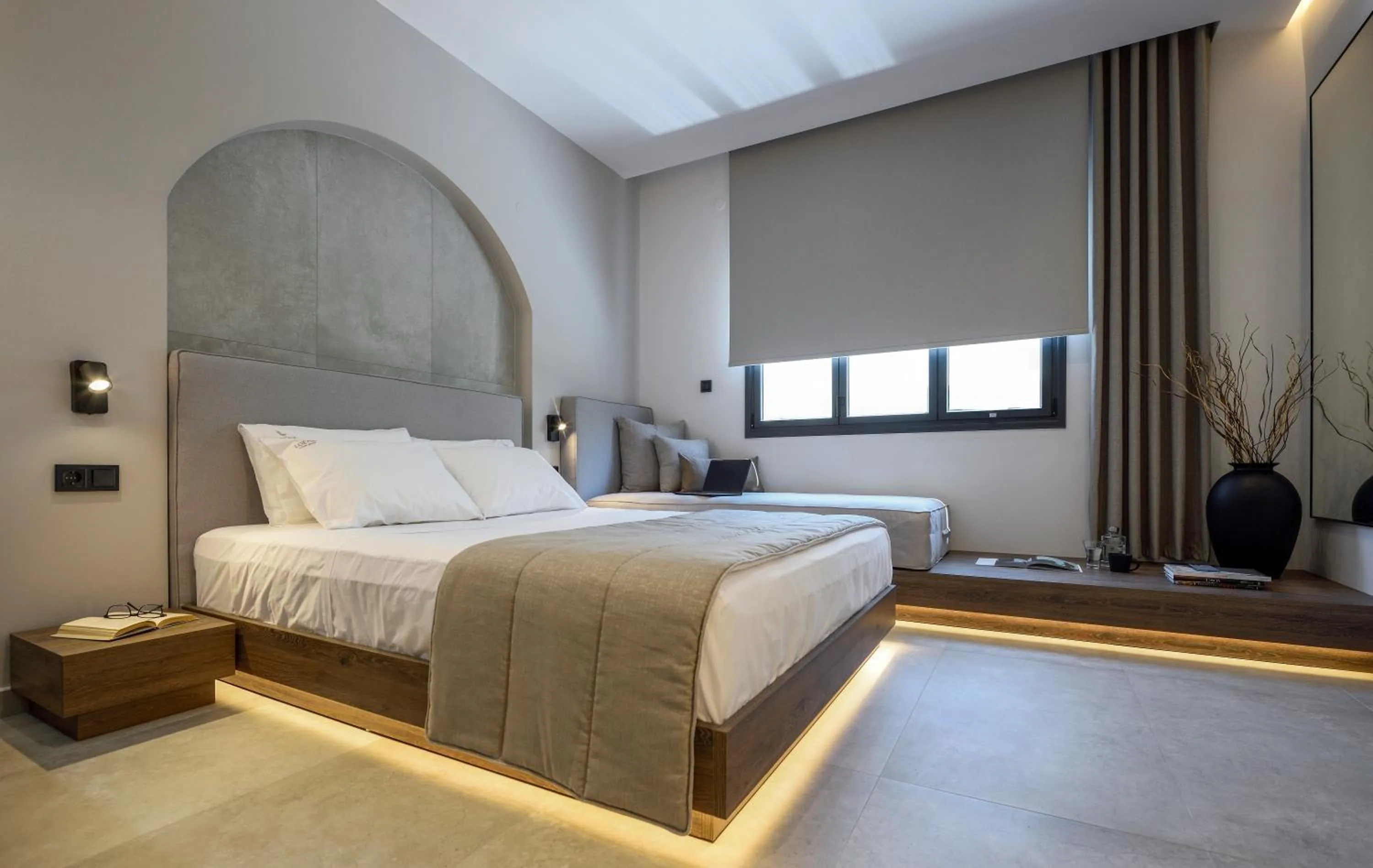 Bedroom, Bed in Loena Luxury Suites