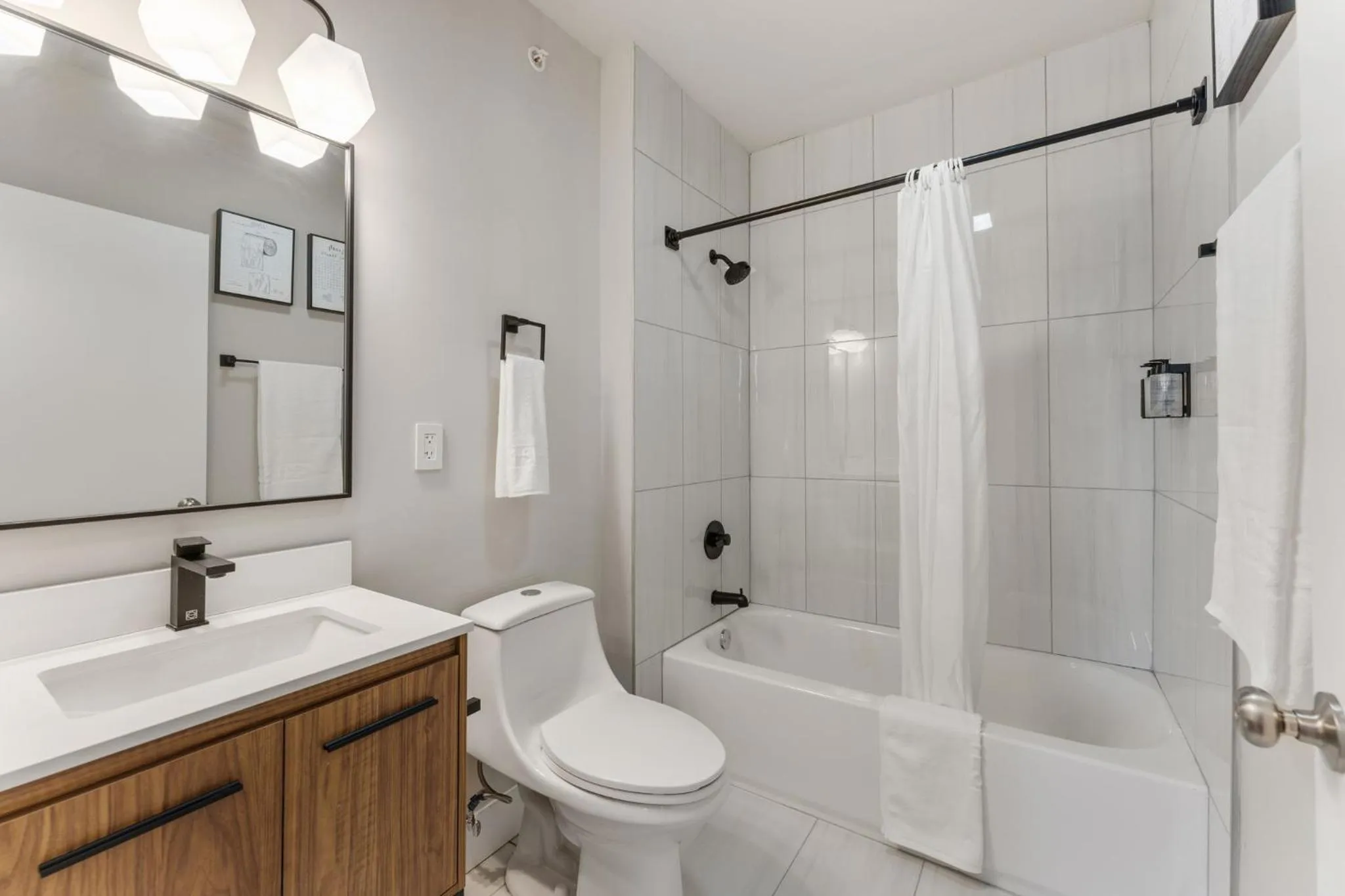 Shower in 4211 Suites