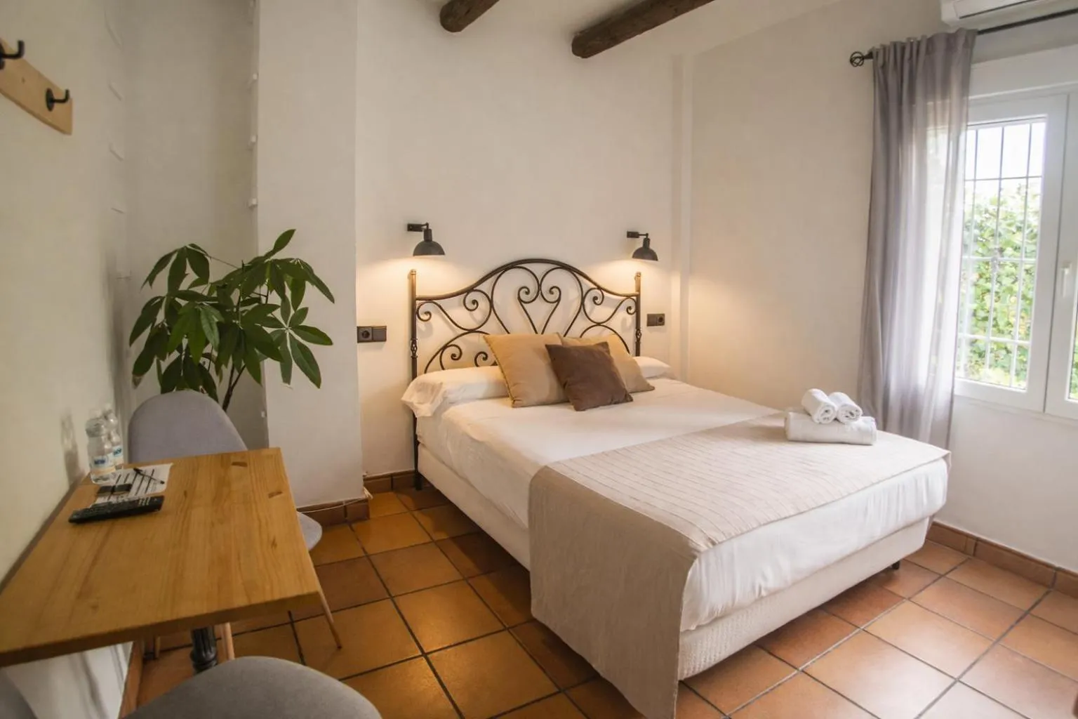 Photo of the whole room, Bed in Hotel El Balcon de las nieves