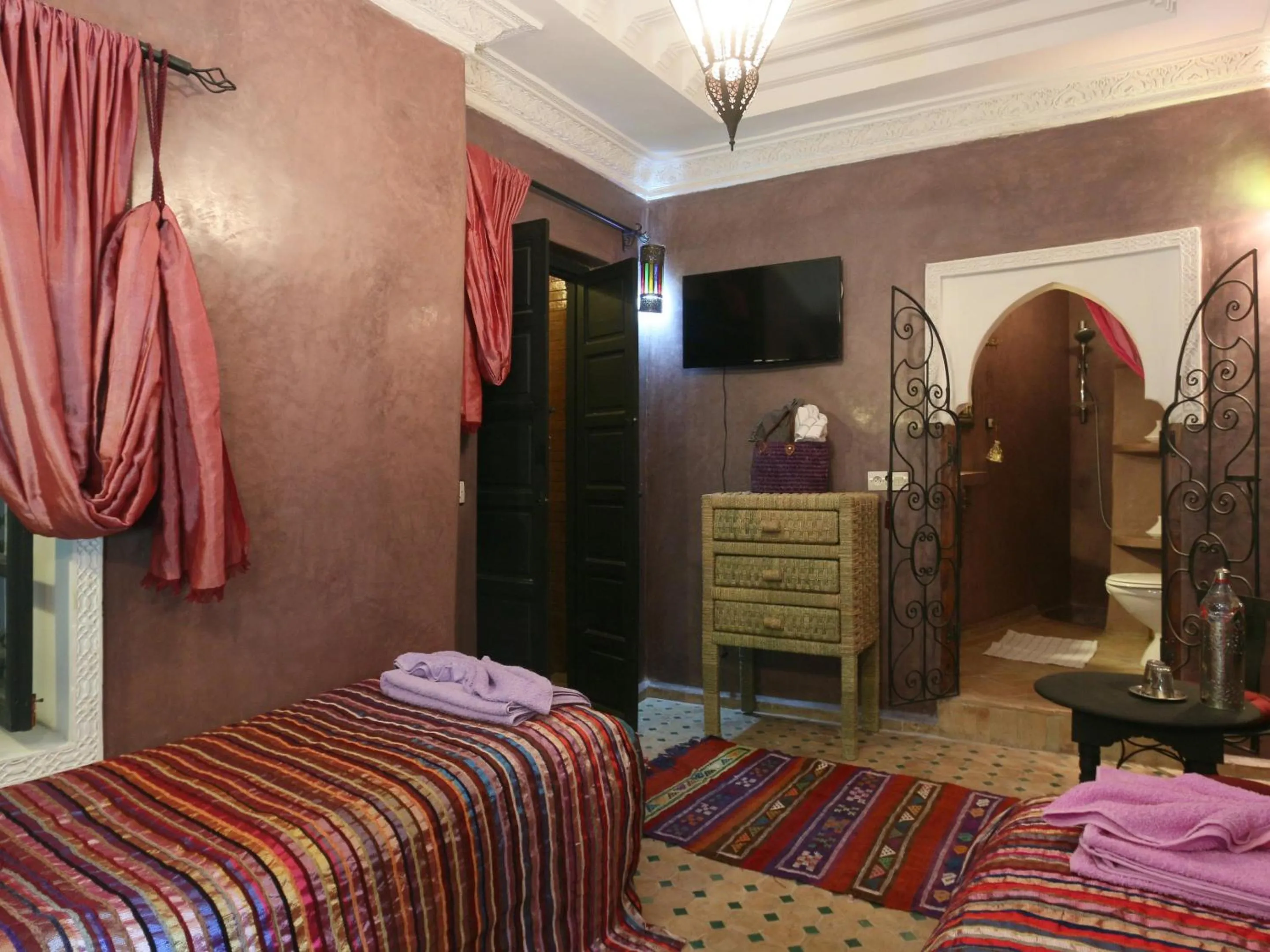 Bedroom, Bed in Riad El Bellar