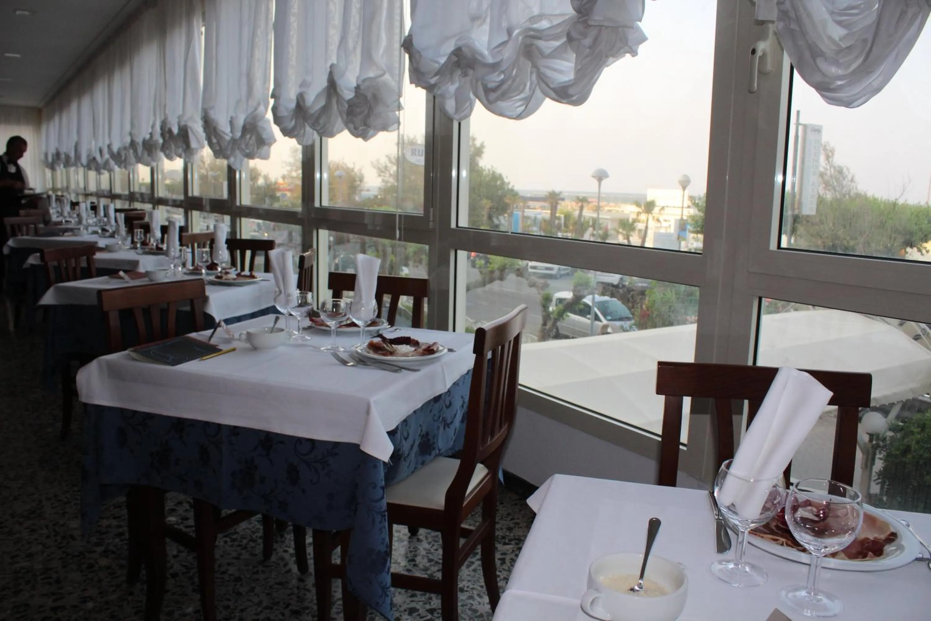 Restaurant/places to eat in Hotel Buenos Aires