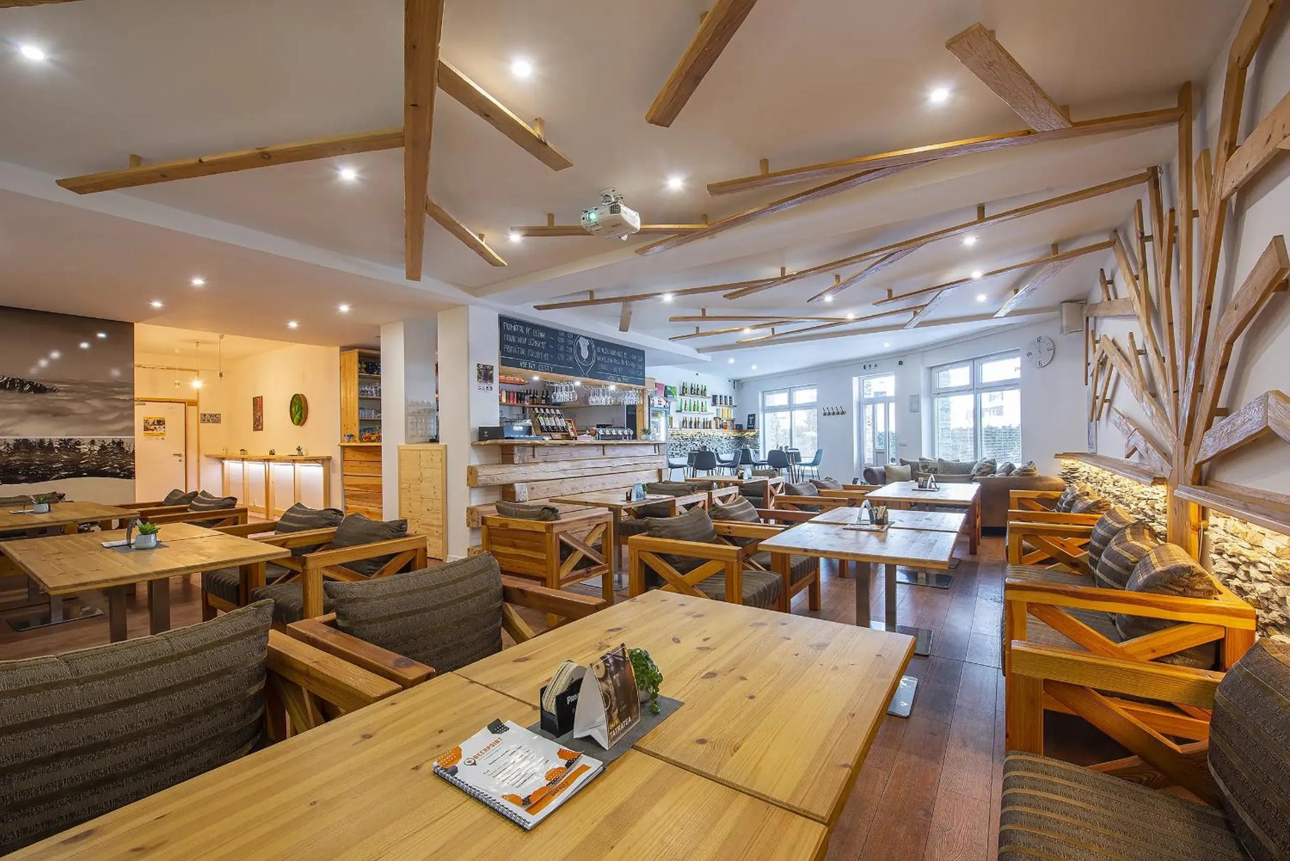 Restaurant/places to eat in Aparthotel Belveder