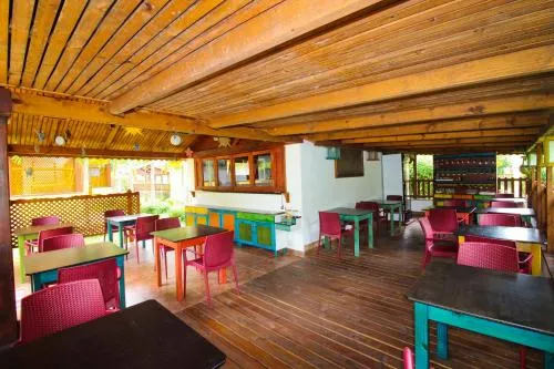 Restaurant/places to eat in Takamaka Green Village