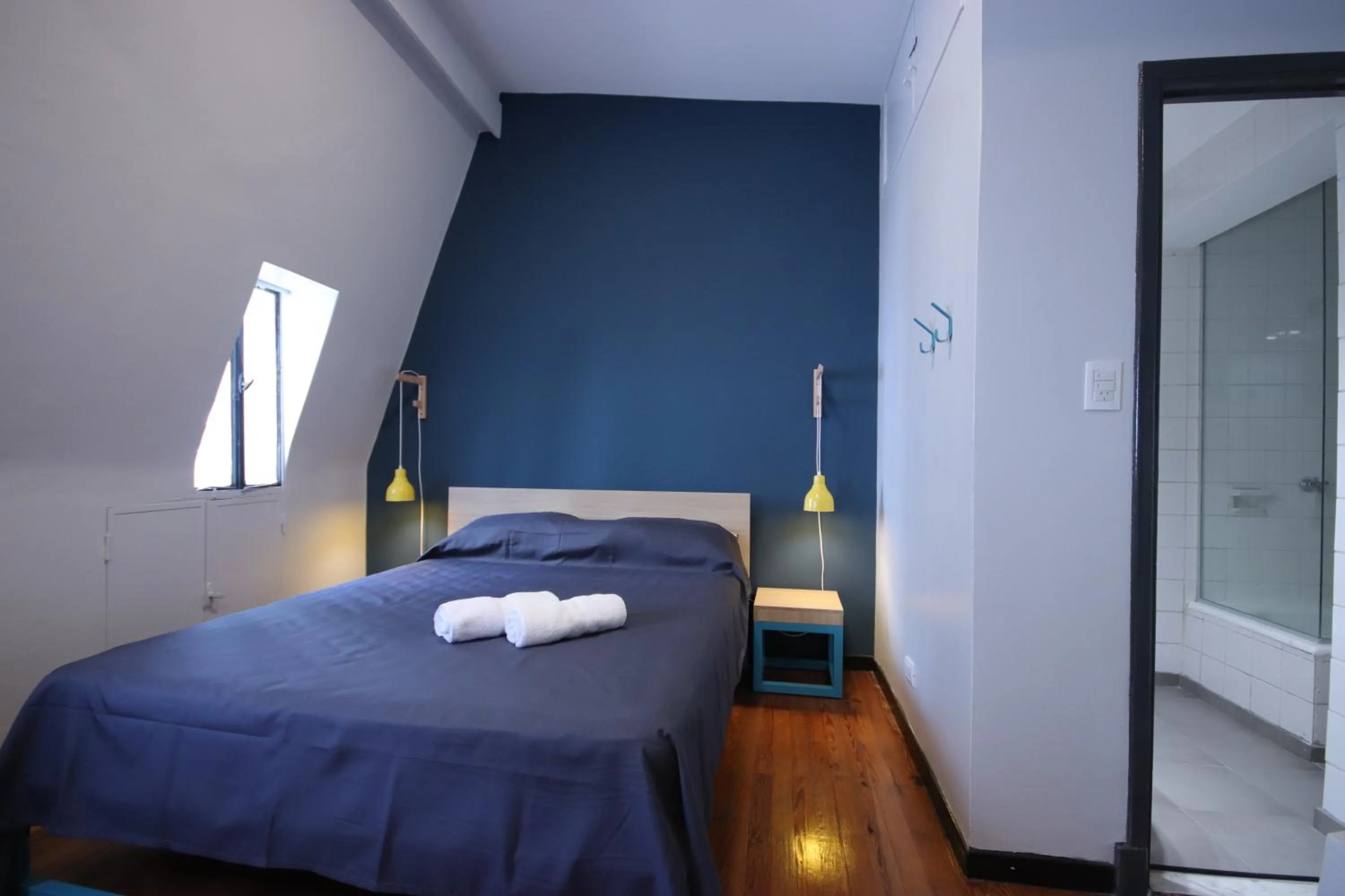 Photo of the whole room, Bed in Play Hostel Garden