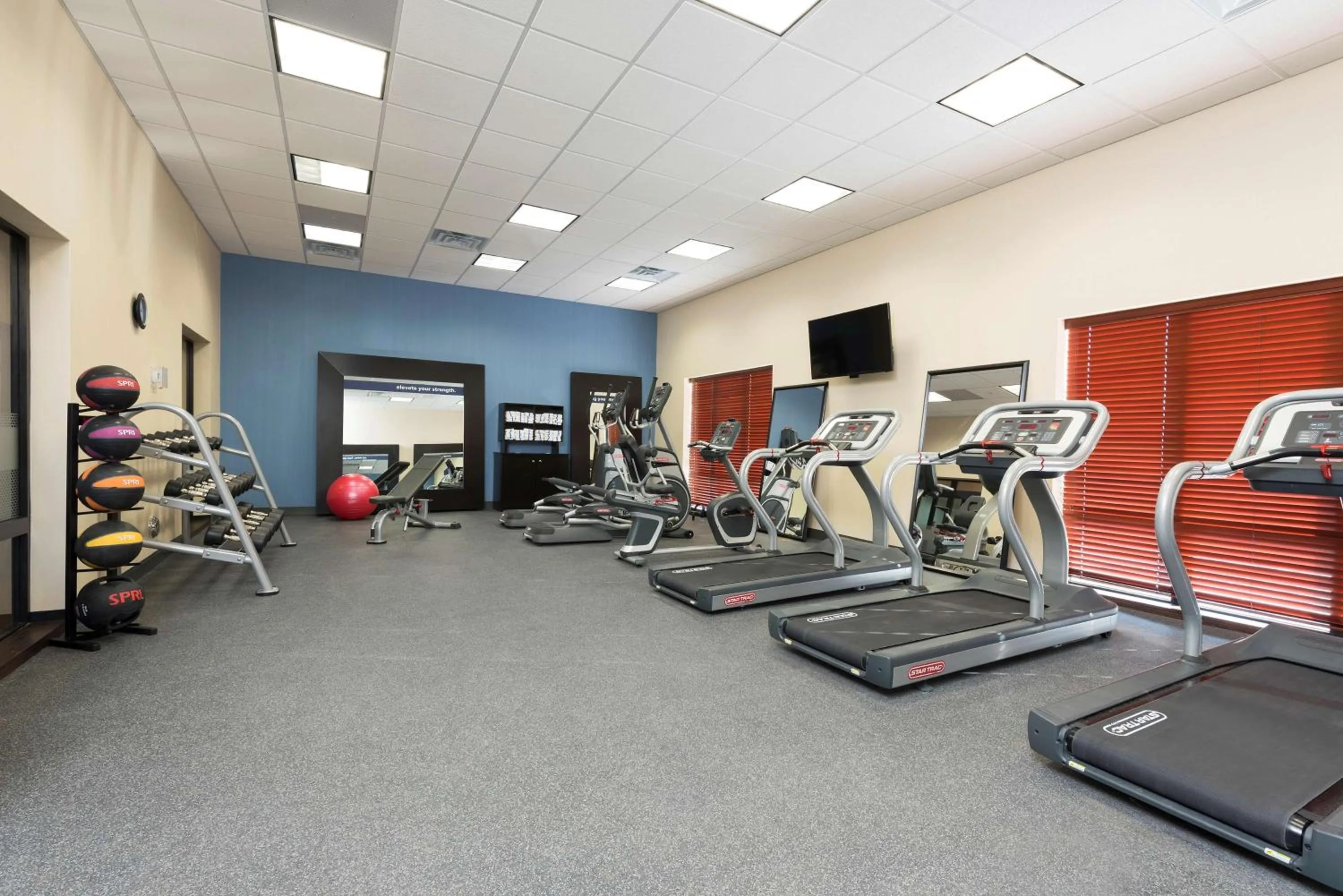Fitness centre/facilities in Hampton Inn Kalamazoo