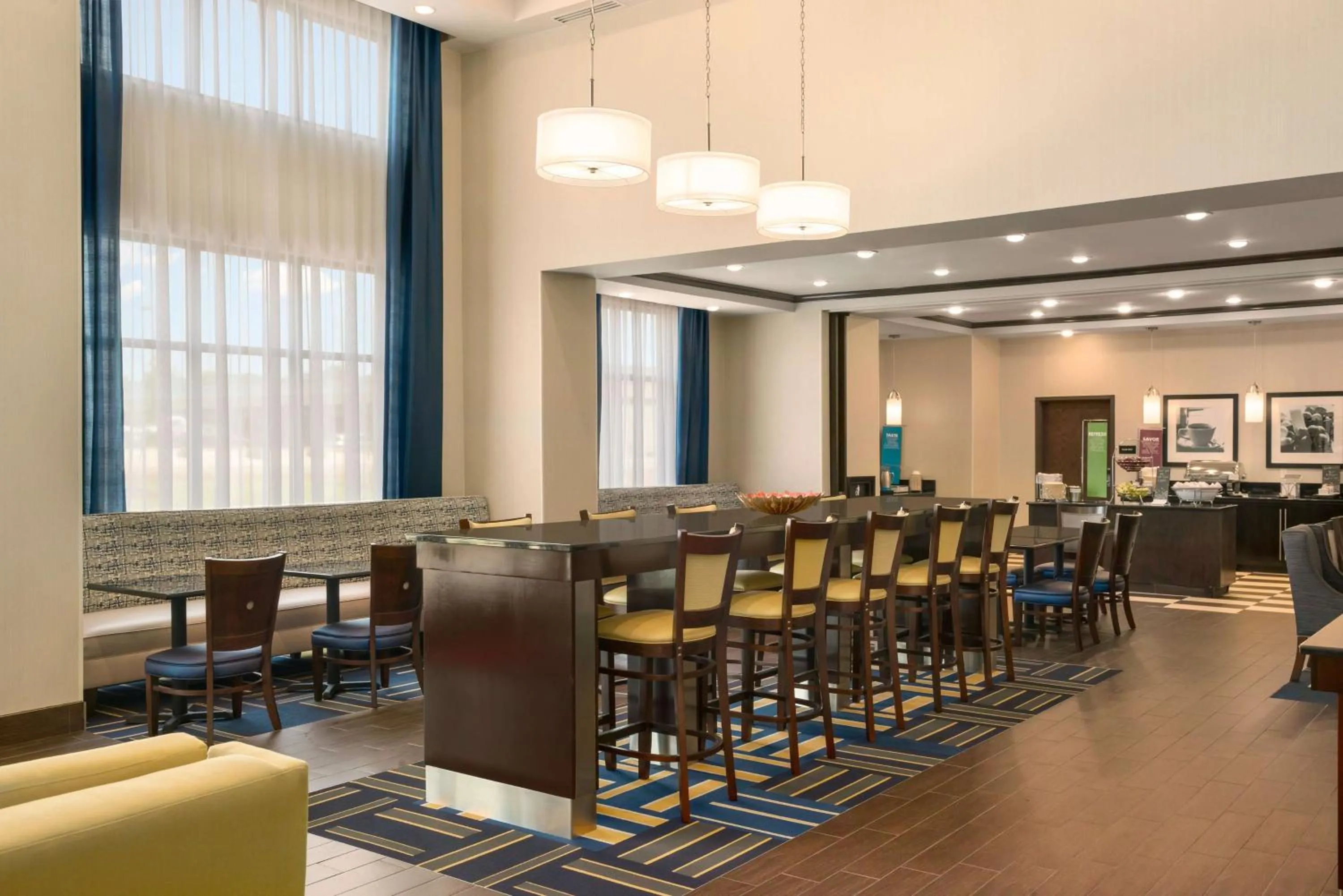 Dining area in Hampton Inn & Suites - Lavonia, GA