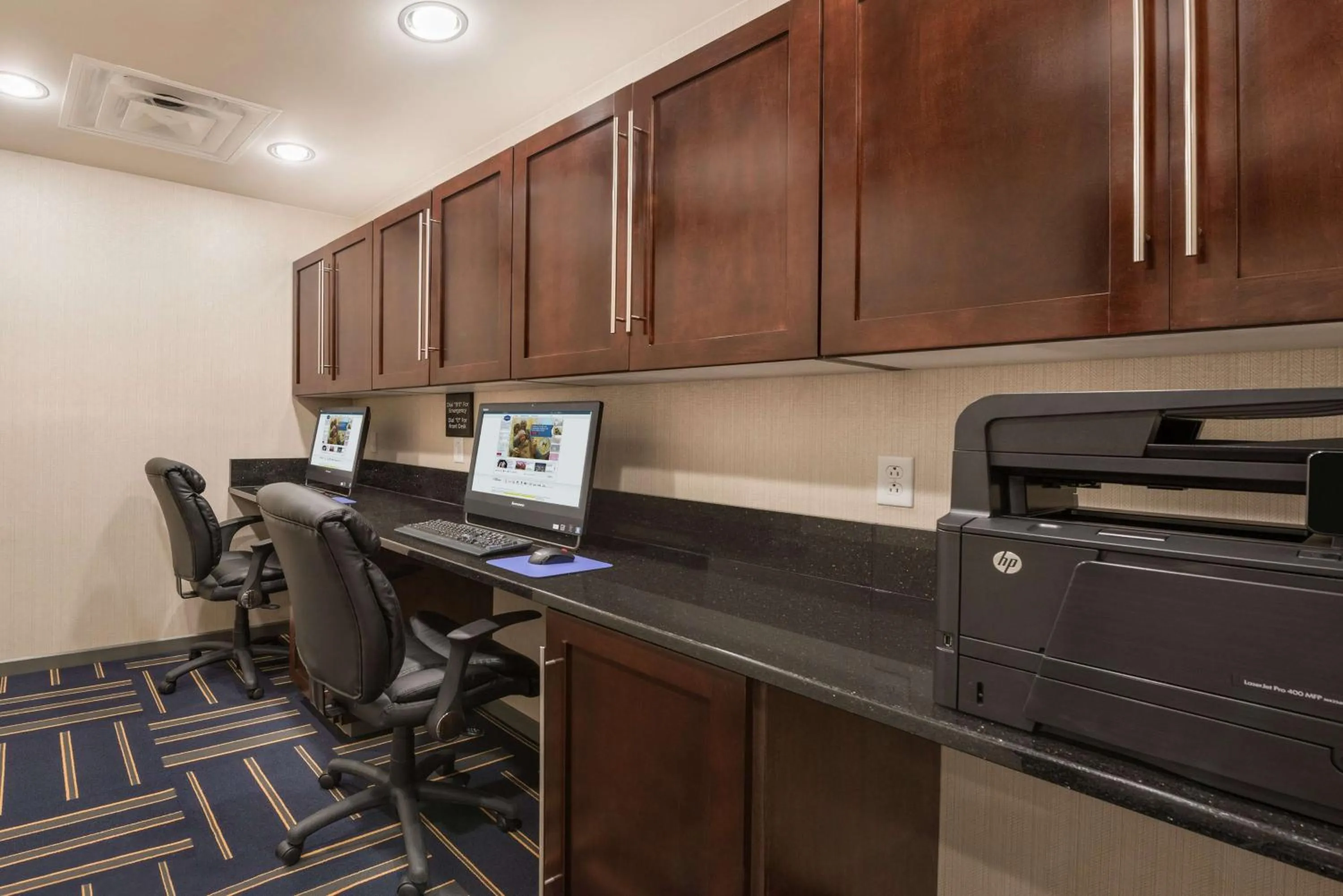 Business facilities in Hampton Inn & Suites - Lavonia, GA