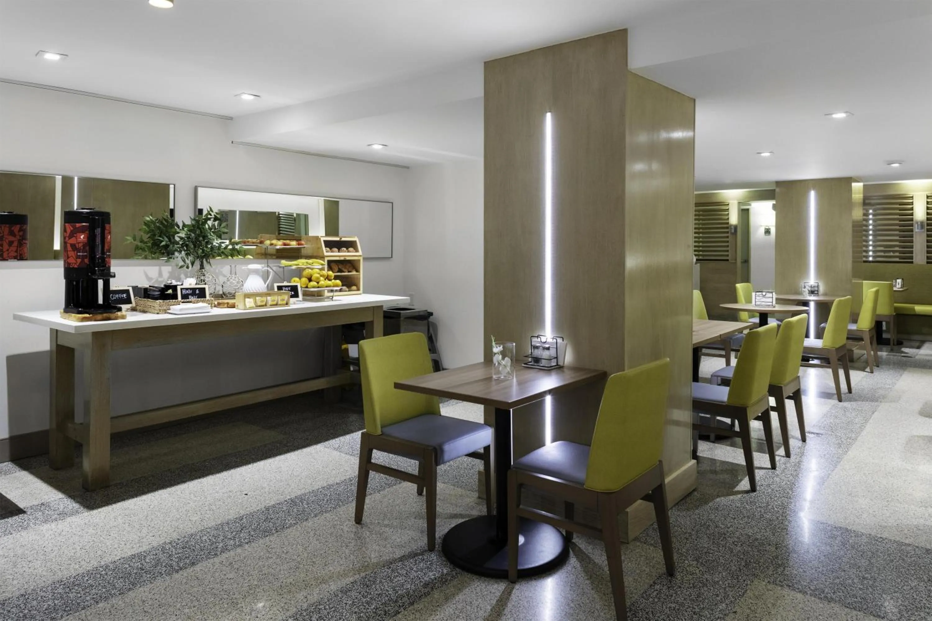 Restaurant/places to eat in Hilton Garden Inn Miami South Beach