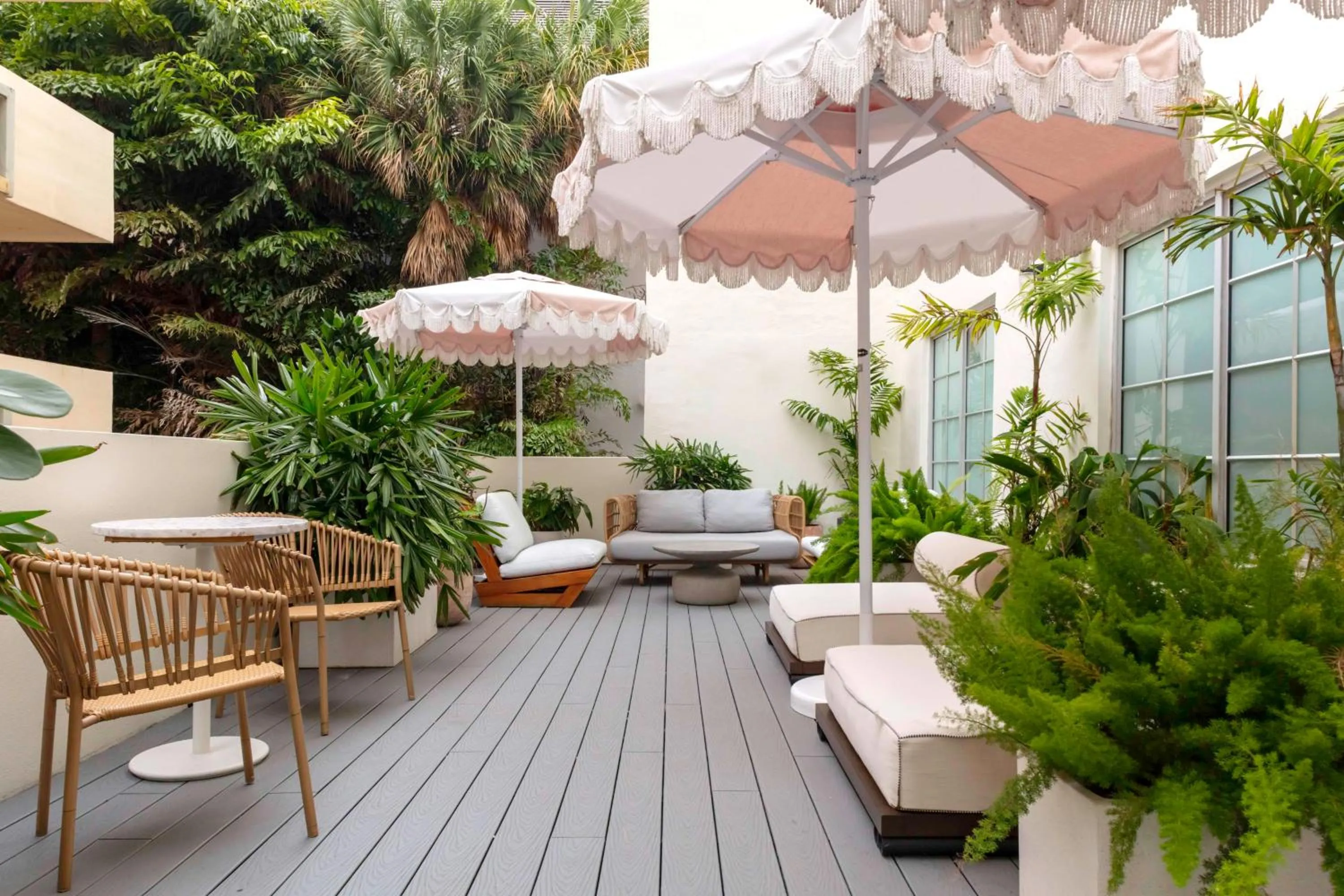 Patio in Hilton Garden Inn Miami South Beach