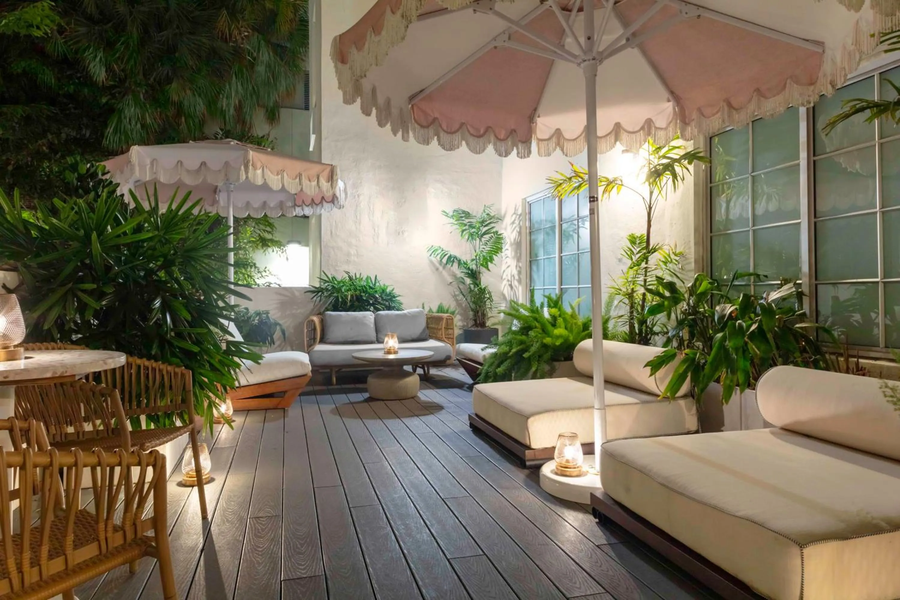 Patio in Hilton Garden Inn Miami South Beach