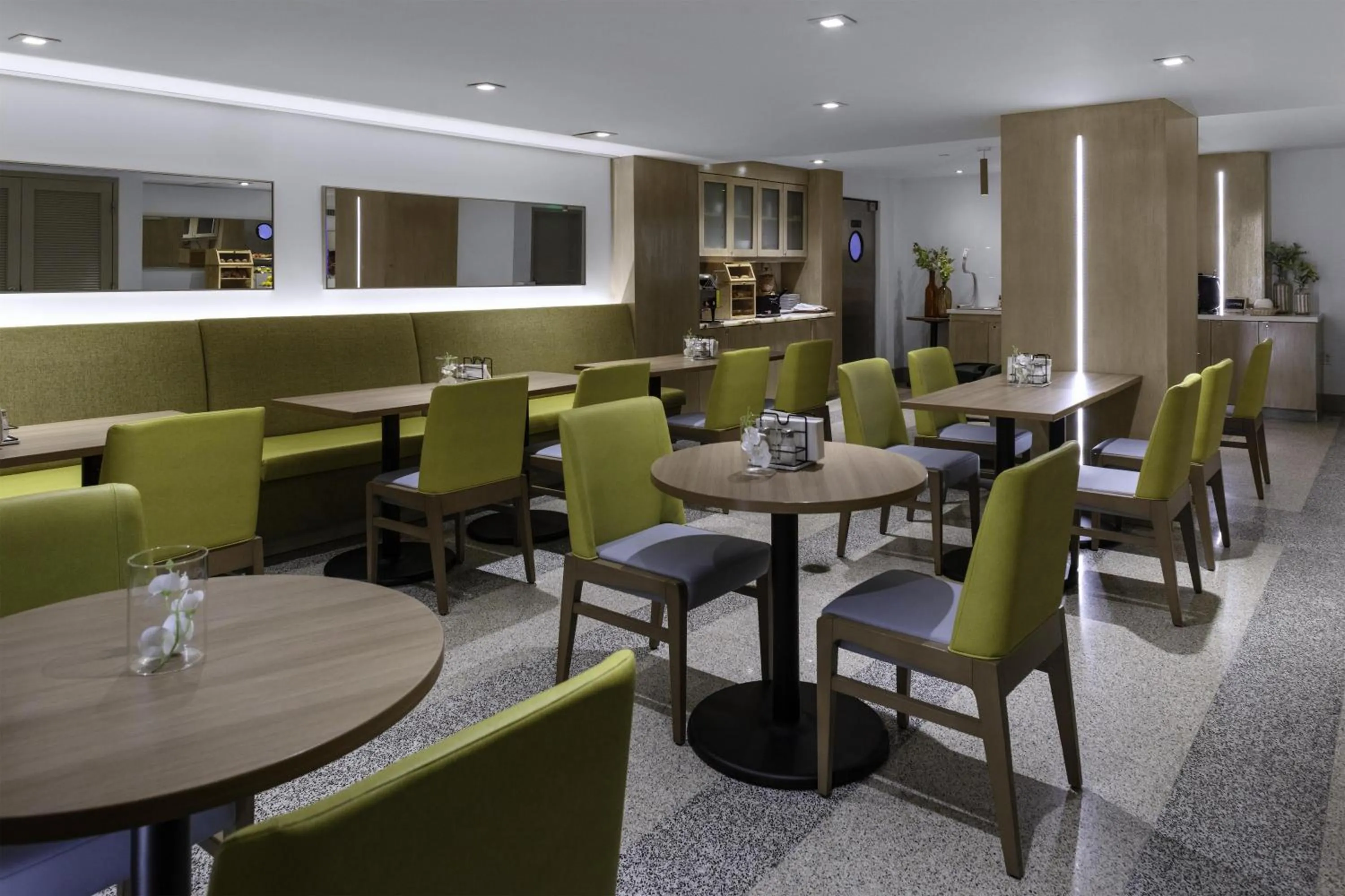 Restaurant/places to eat in Hilton Garden Inn Miami South Beach
