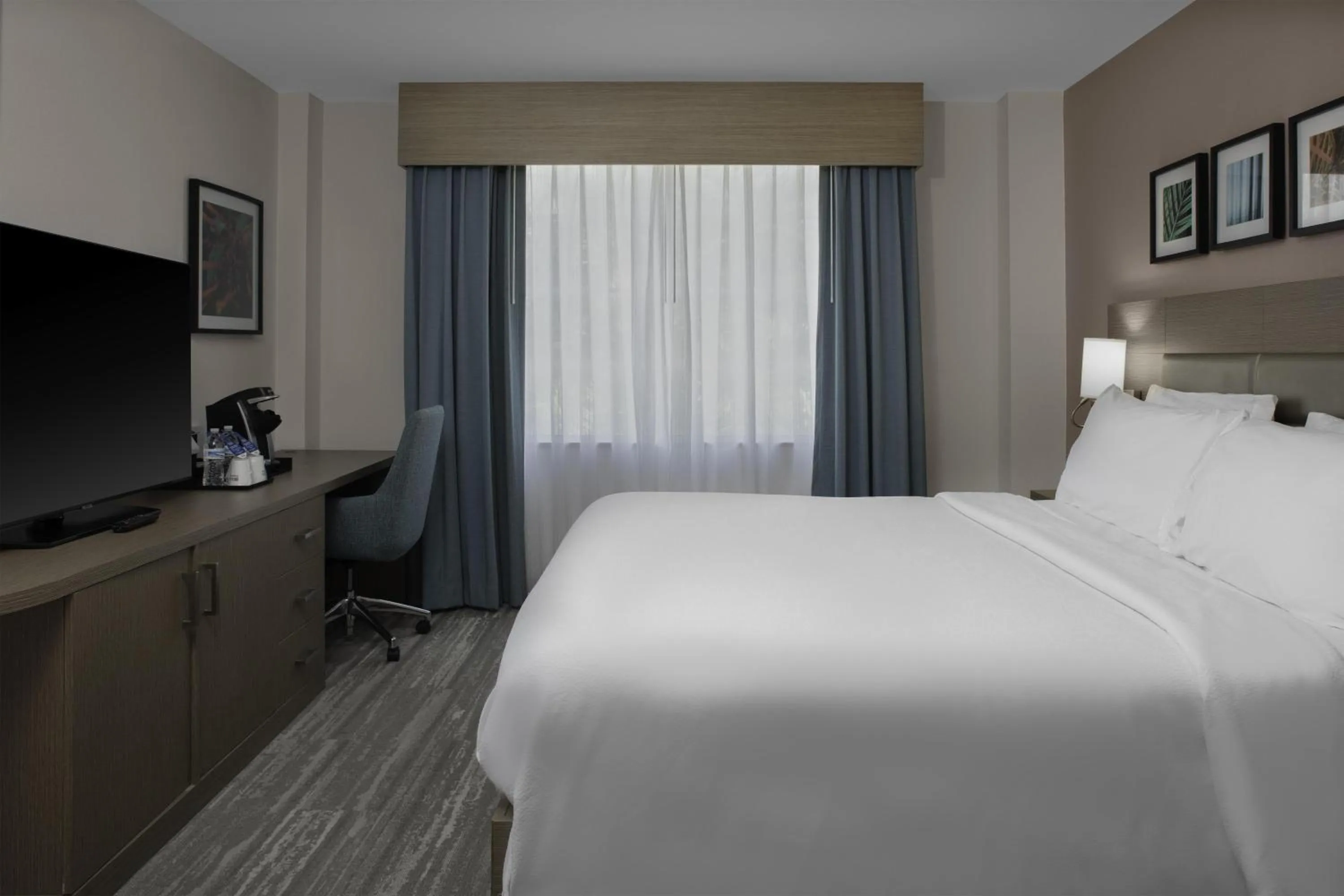 Bed in Hilton Garden Inn Miami South Beach