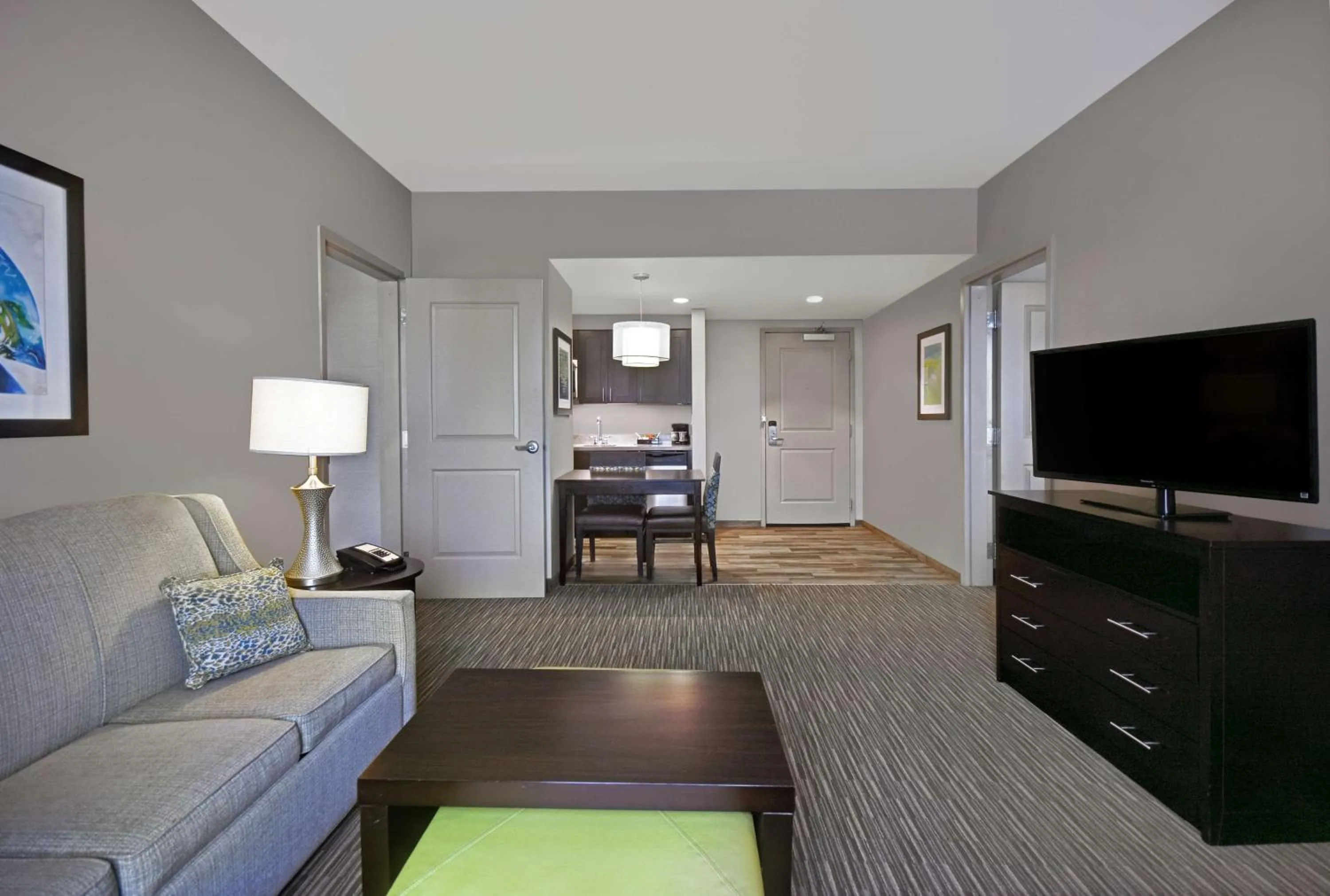 Living room in Homewood Suites by Hilton Hamilton, NJ