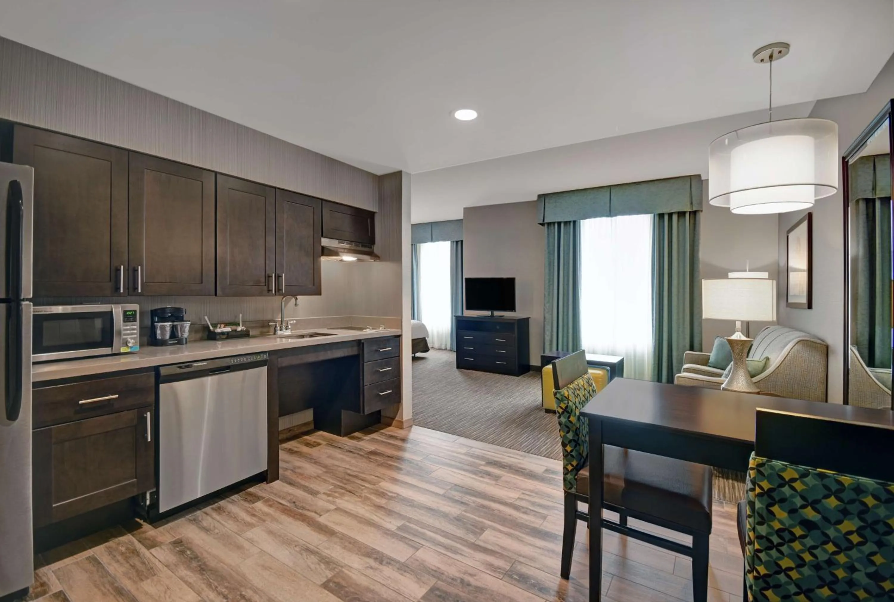 Kitchen or kitchenette in Homewood Suites by Hilton Hamilton, NJ