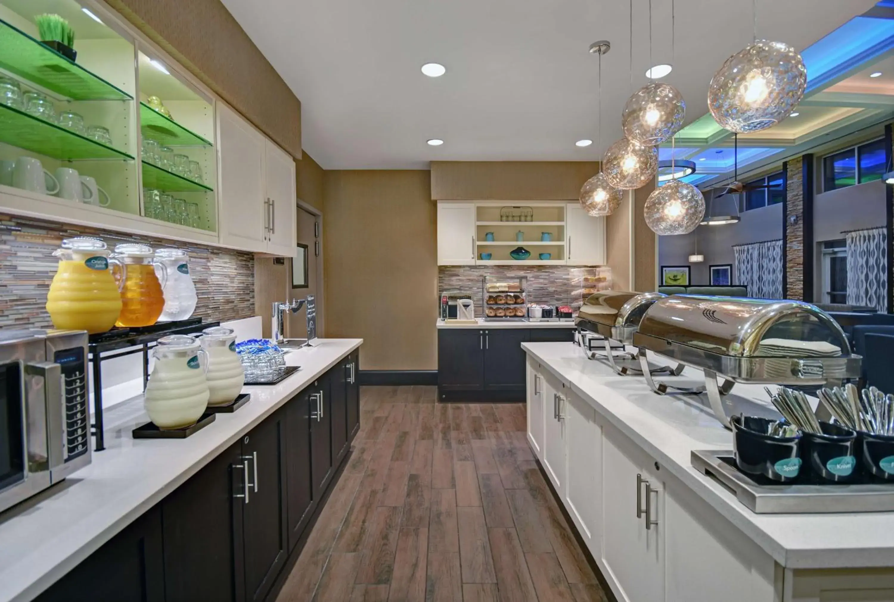 Breakfast in Homewood Suites by Hilton Hamilton, NJ Breakfast in Homewood Suites by Hilton Hamilton, NJ