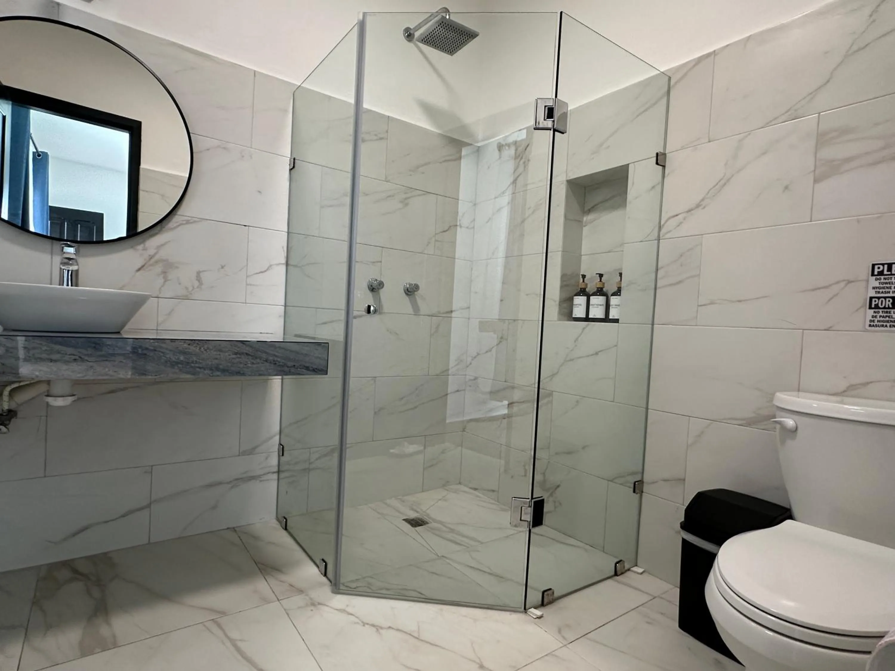 Bathroom in Hotel Plaza Nardos