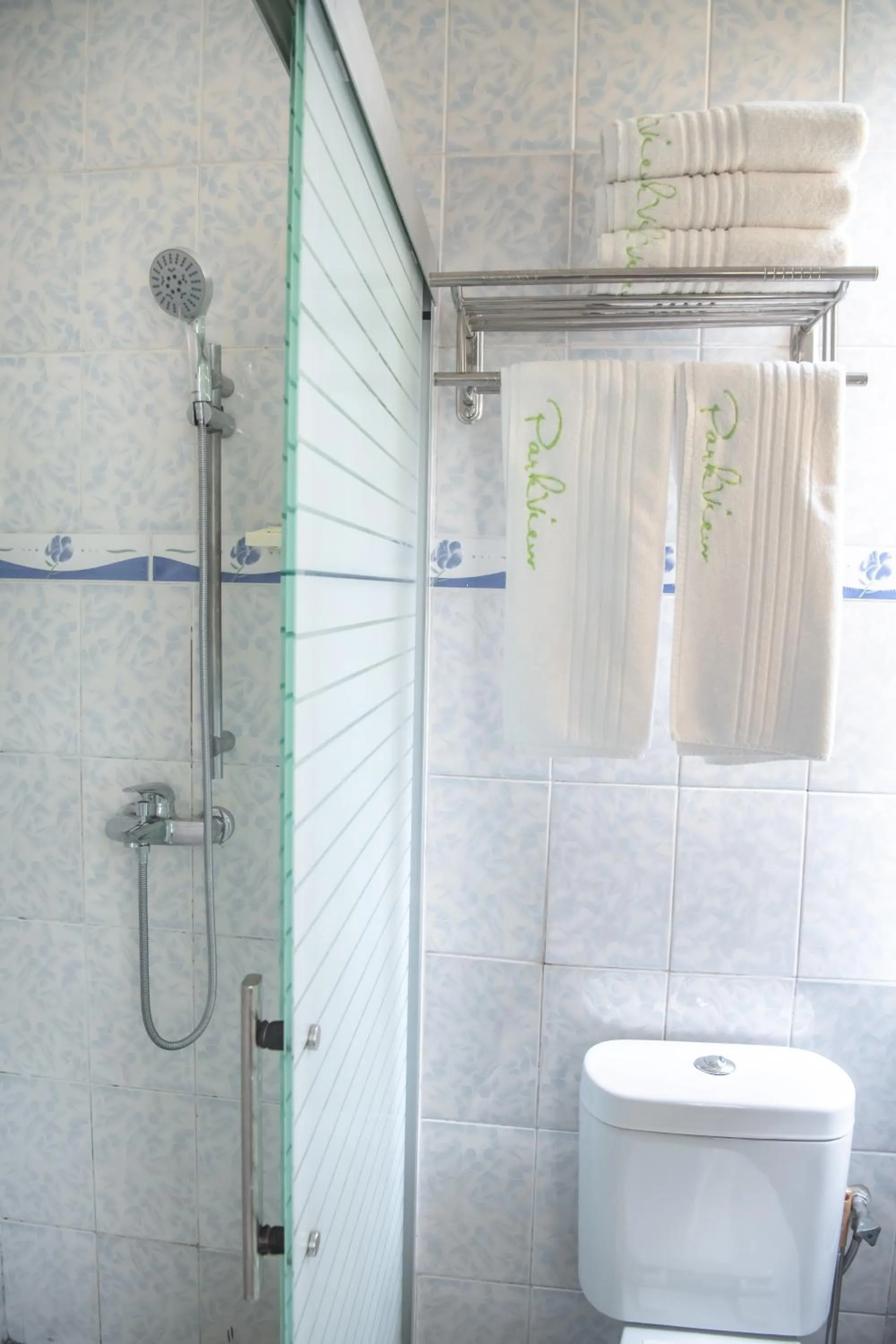 Shower in Park View Courts