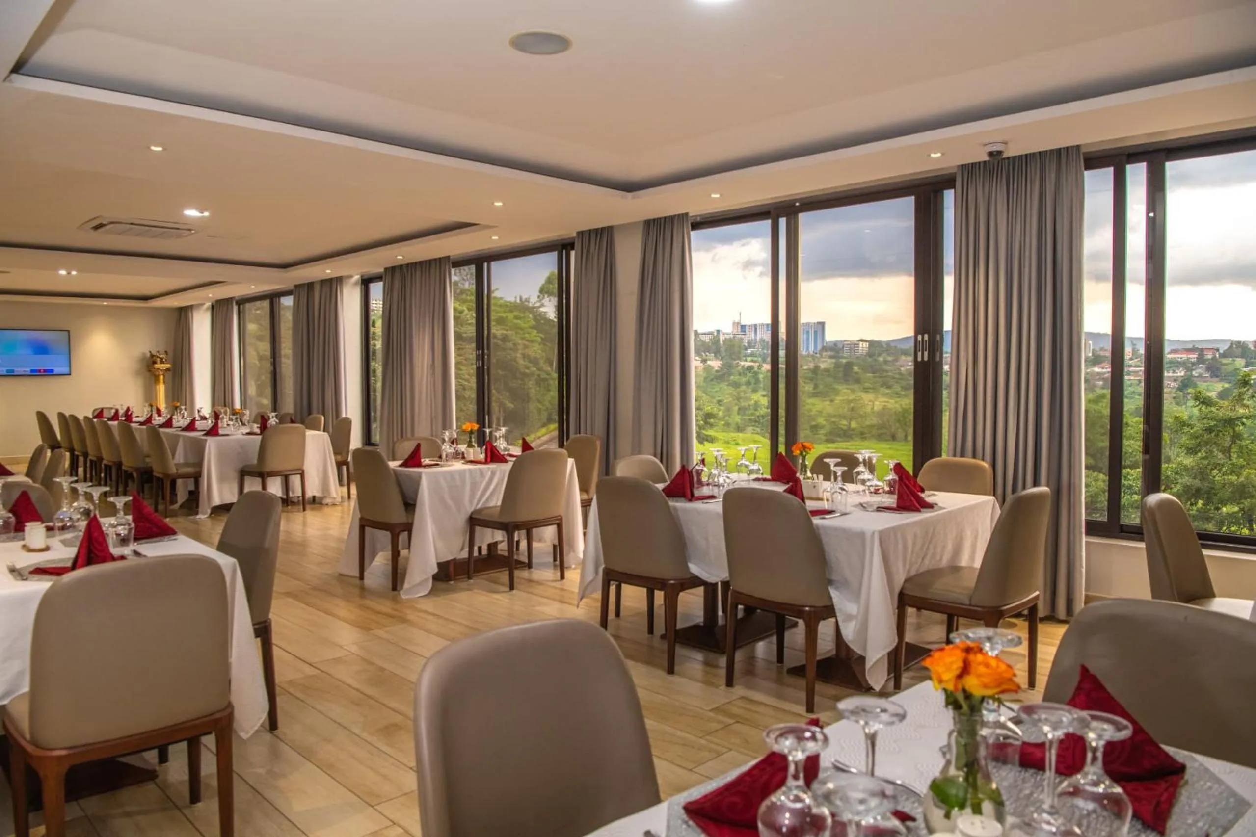 Restaurant/places to eat in Park View Courts