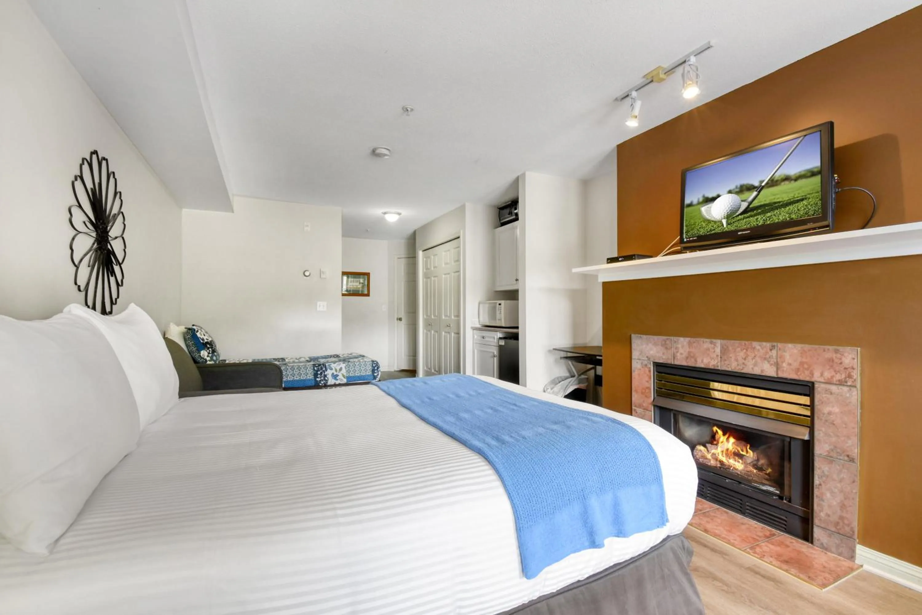 Bed in Borgata Lodge Resort