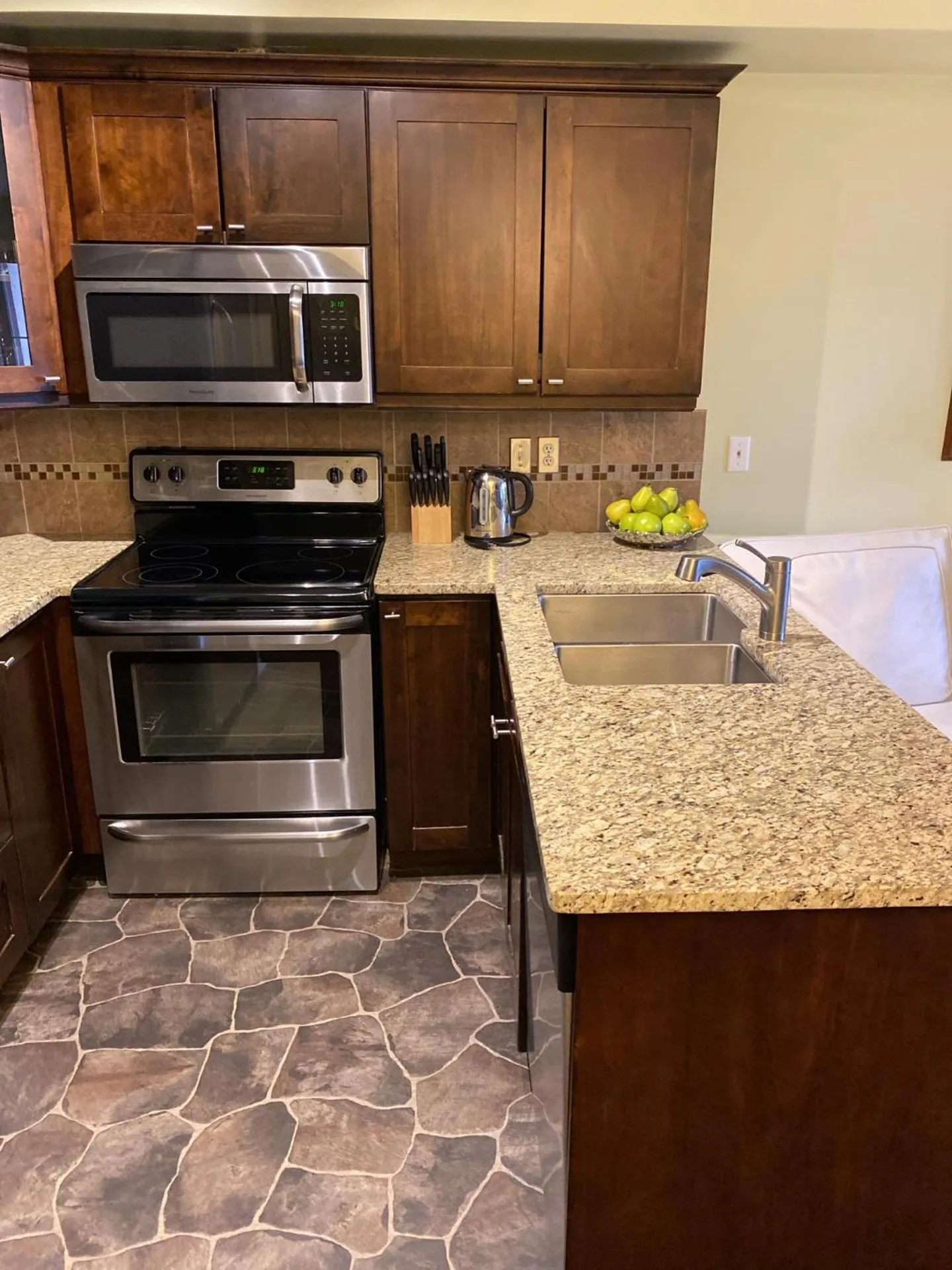 Borgata Lodge Resort