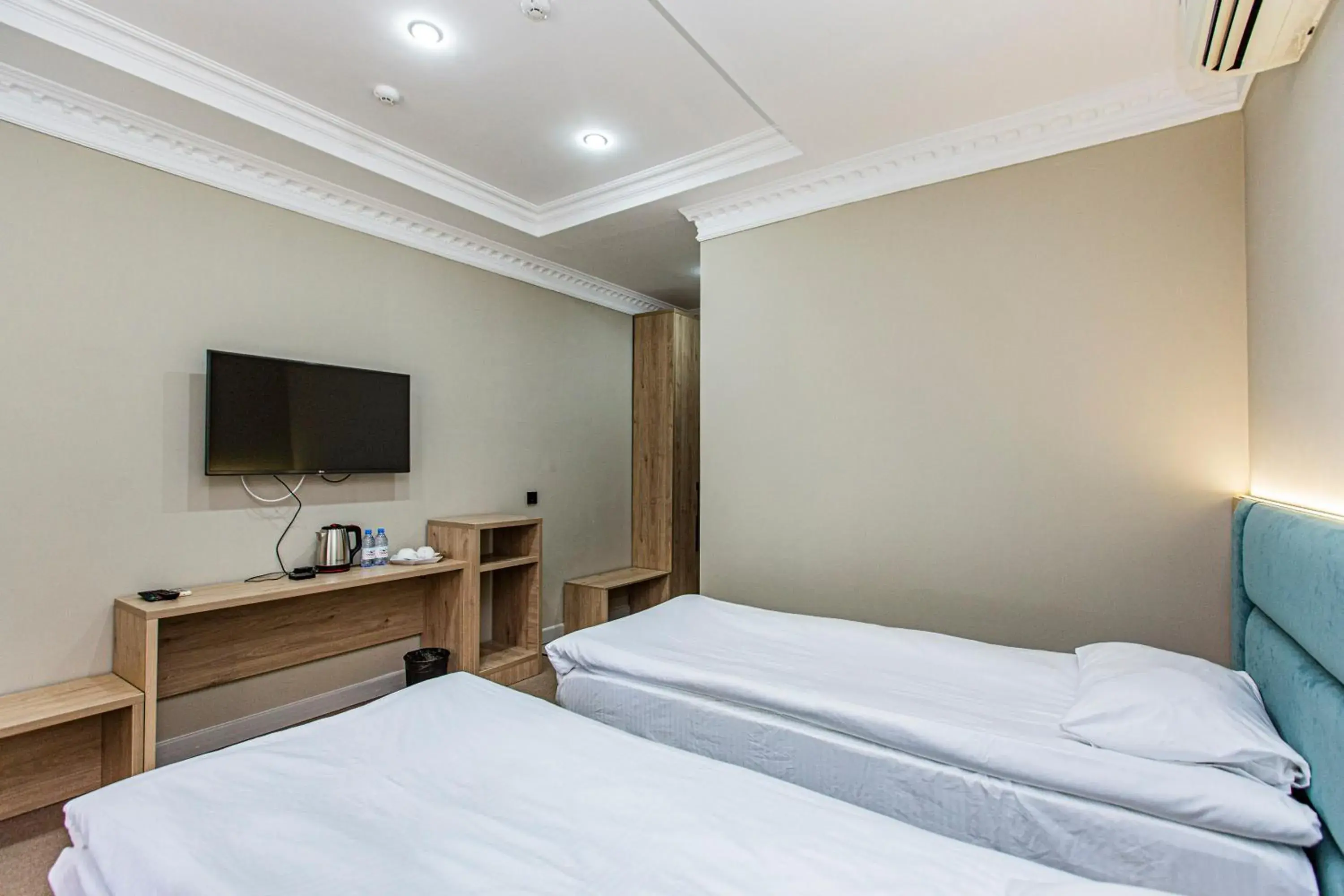 Photo of the whole room, Bed in KAIER Hotel Photo of the whole room, Bed in KAIER Hotel