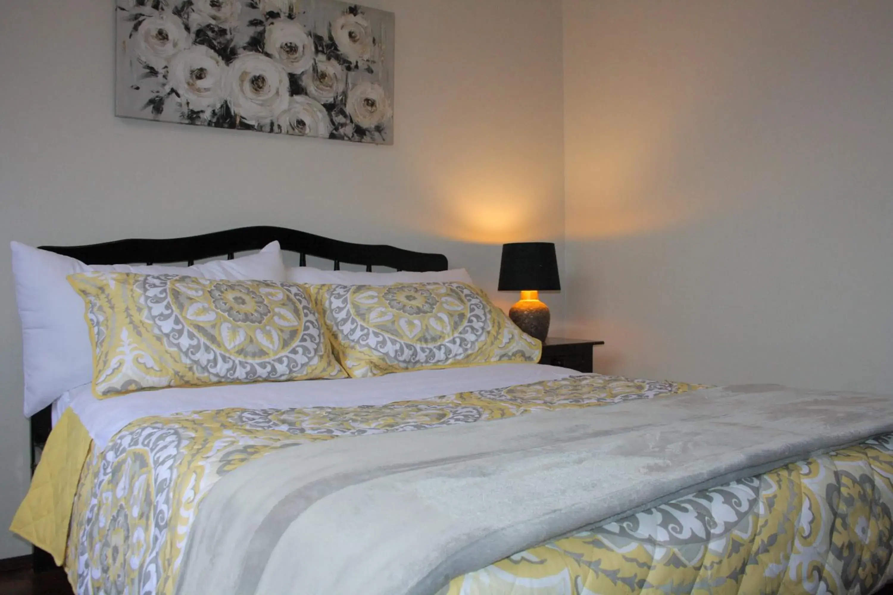 Superior Queen Room - single occupancy in Ukuku Hostel & Rooftop - Quito Superior Queen Room - single occupancy in Ukuku Hostel & Rooftop - Quito