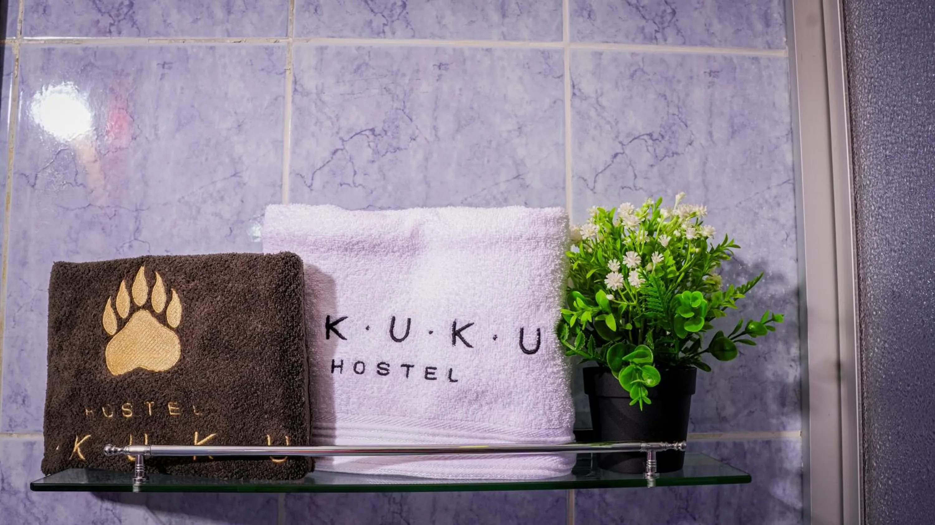 towels in Ukuku Hostel & Rooftop - Quito