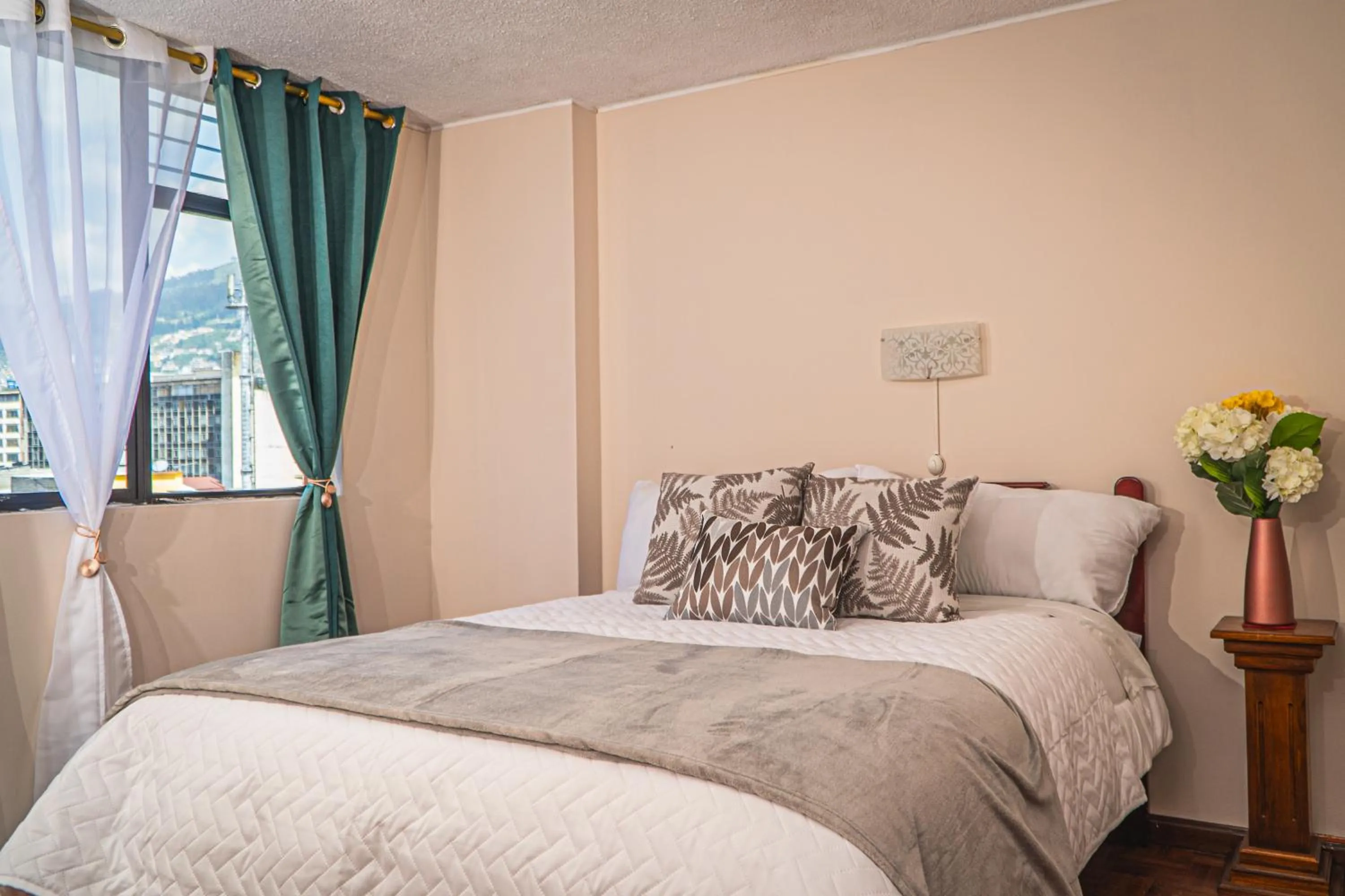 Decorative detail, Bed in Ukuku Hostel & Rooftop - Quito