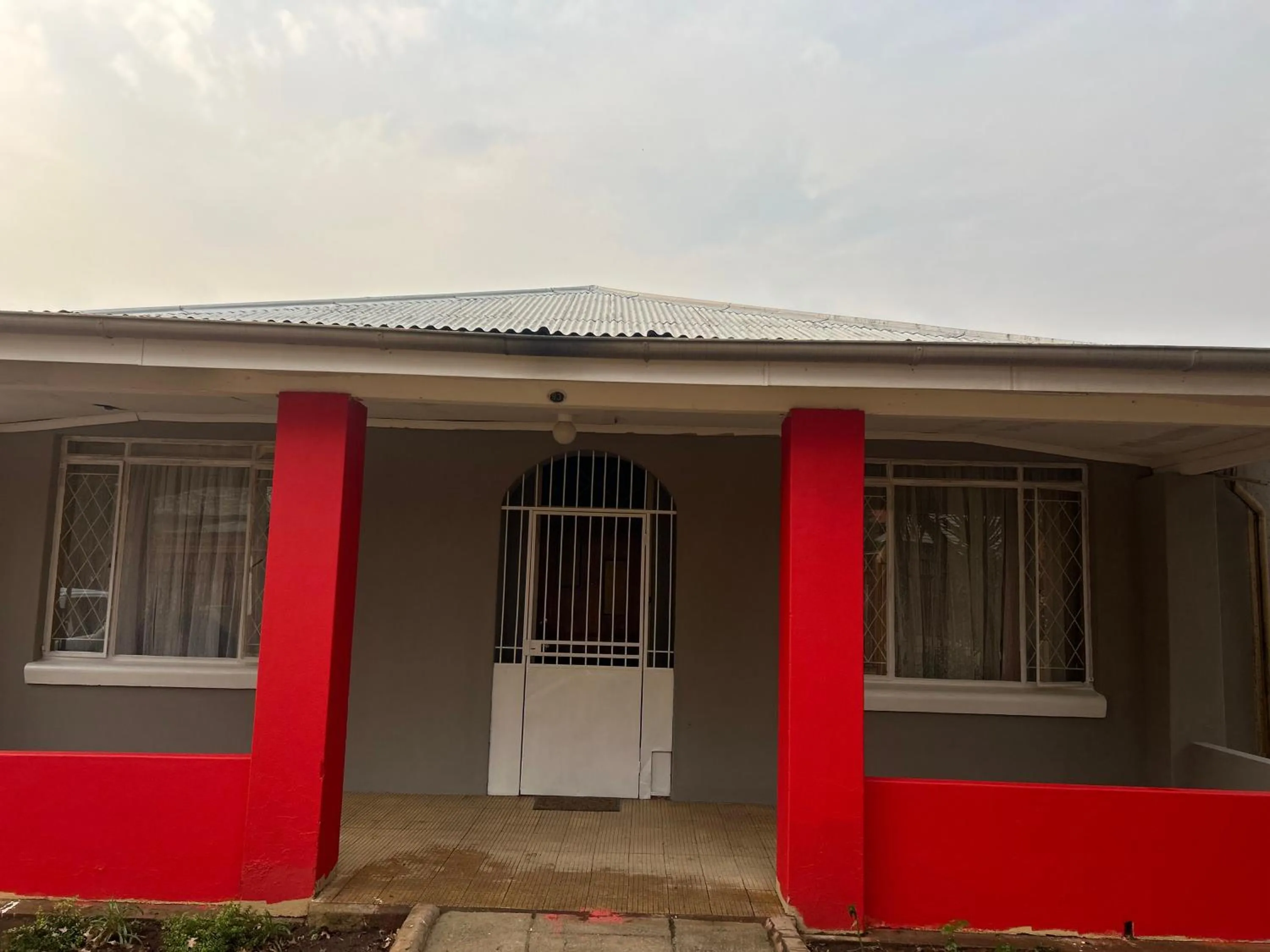 Property building in Izimbalizethu