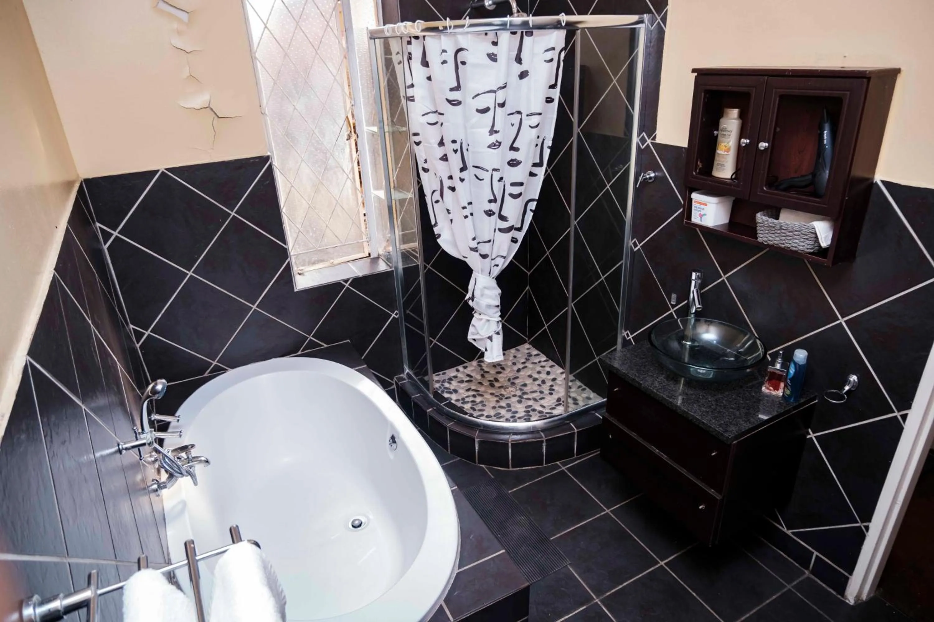 Shower in Izimbalizethu
