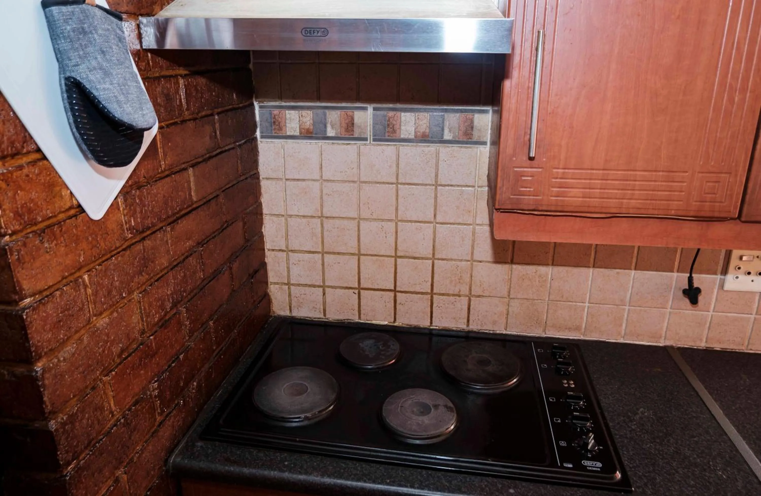 stove in Izimbalizethu