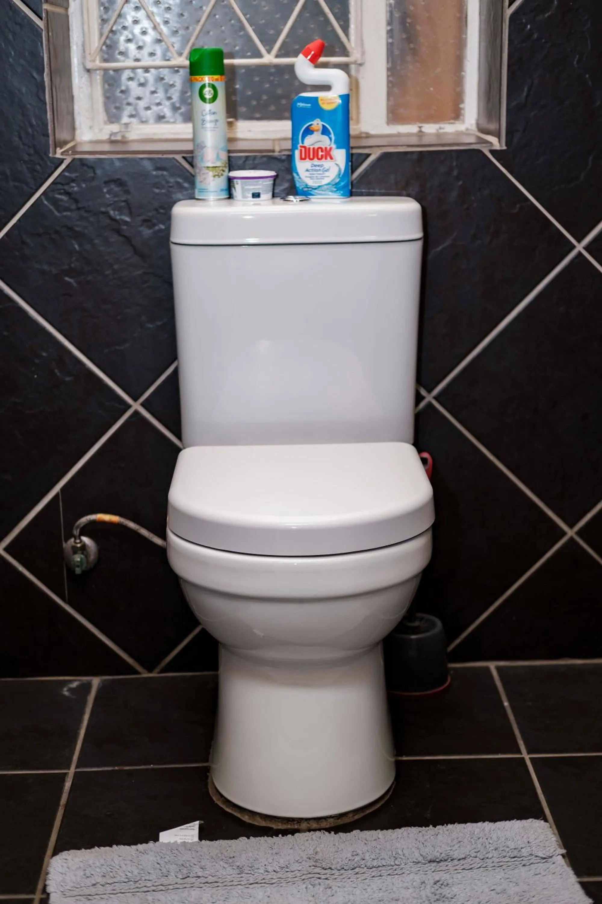 Toilet in Izimbalizethu