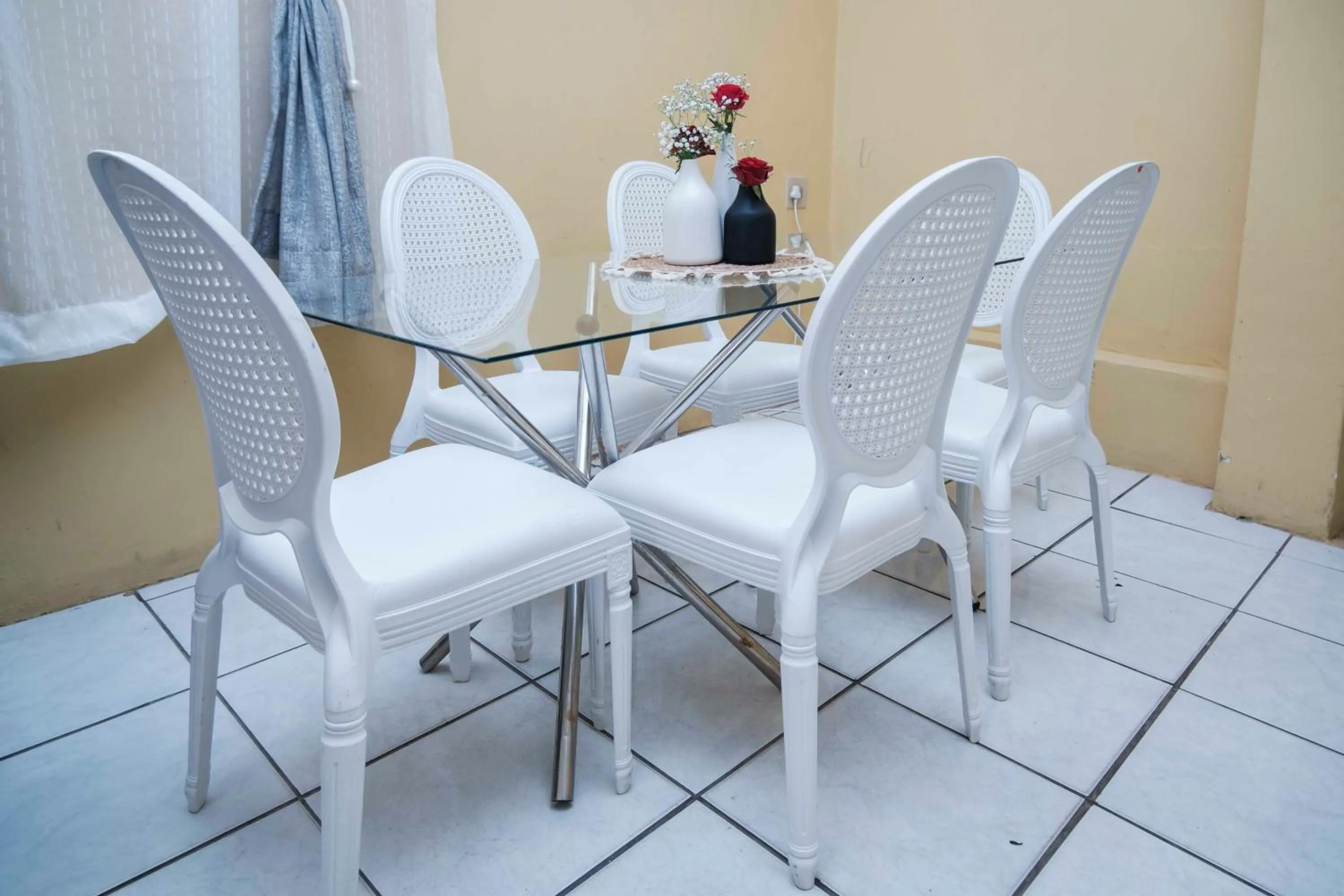 Dining area in Izimbalizethu