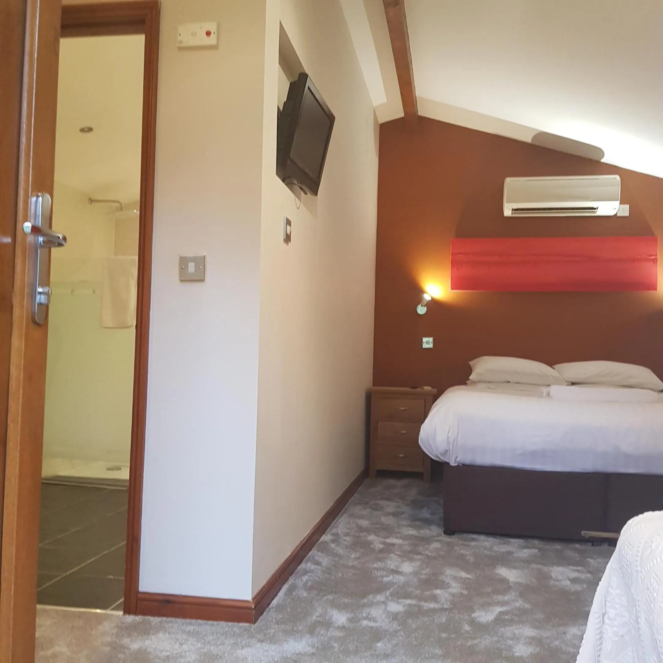 Bed in Heritage Grange at Thurston, Hotel