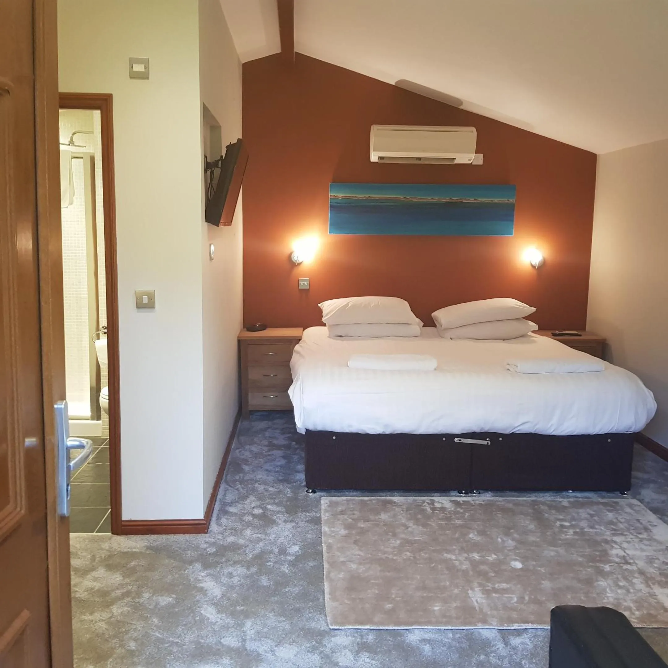 Bed in Heritage Grange at Thurston, Hotel