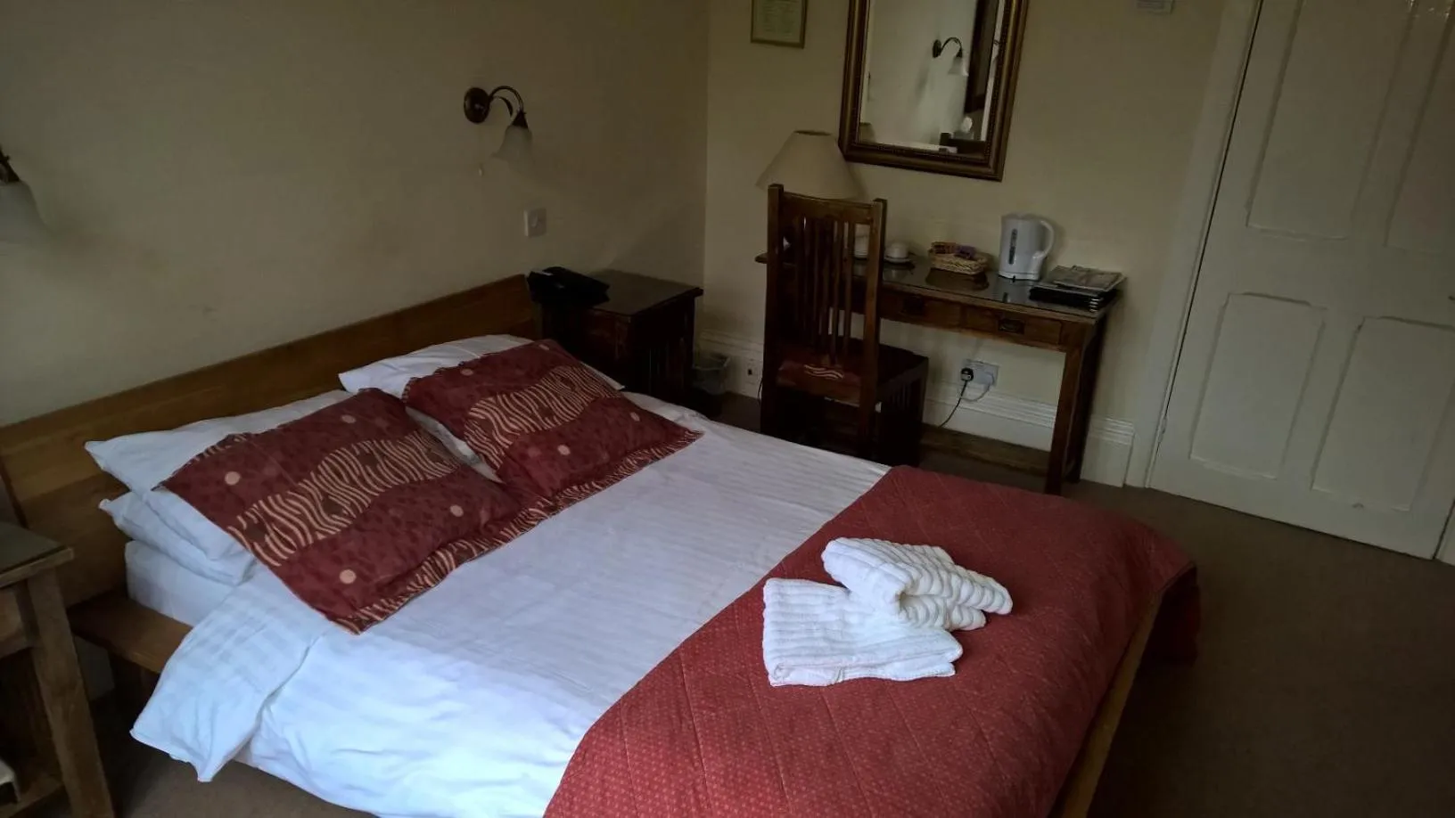 Bed in Heritage Grange at Thurston, Hotel