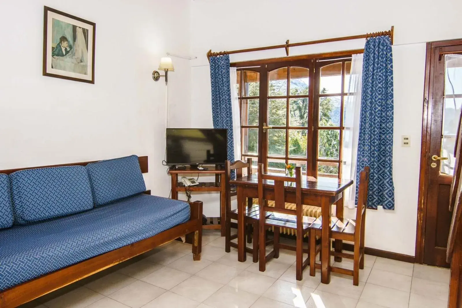 Economy Quadruple Room in CASA del LAGO Bariloche Economy Quadruple Room in CASA del LAGO Bariloche