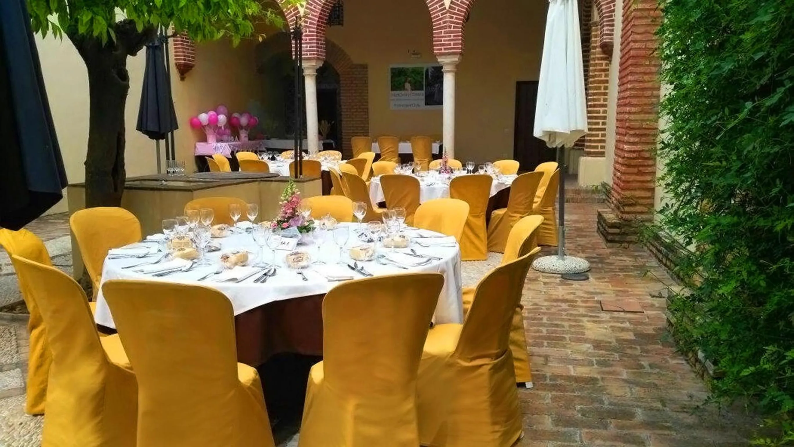 Patio in Hospedería Convento de Santa Clara