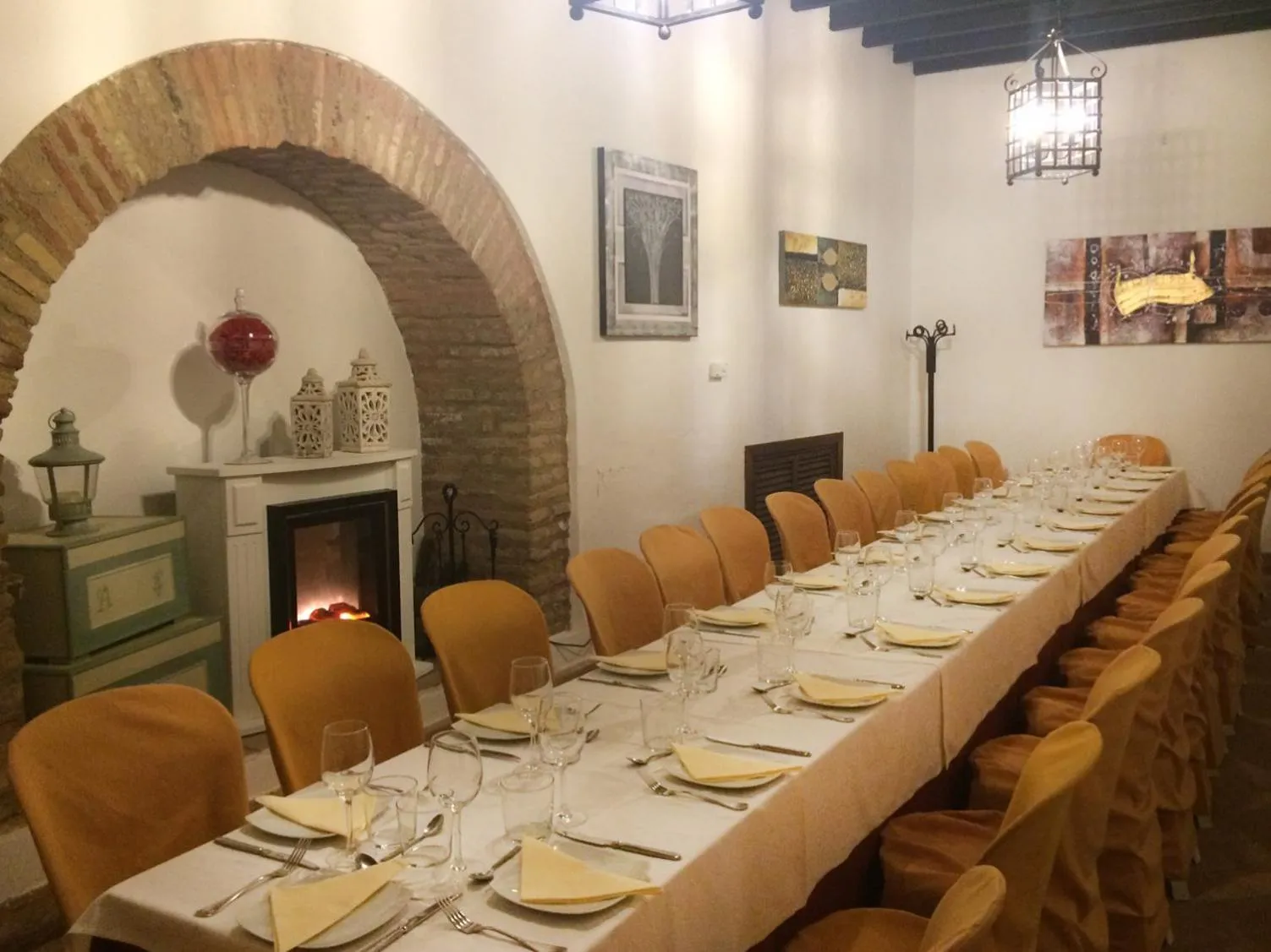 Restaurant/places to eat in Hospedería Convento de Santa Clara