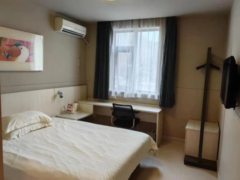 Bed in Jinjiang Inn Shanghai Qingpu