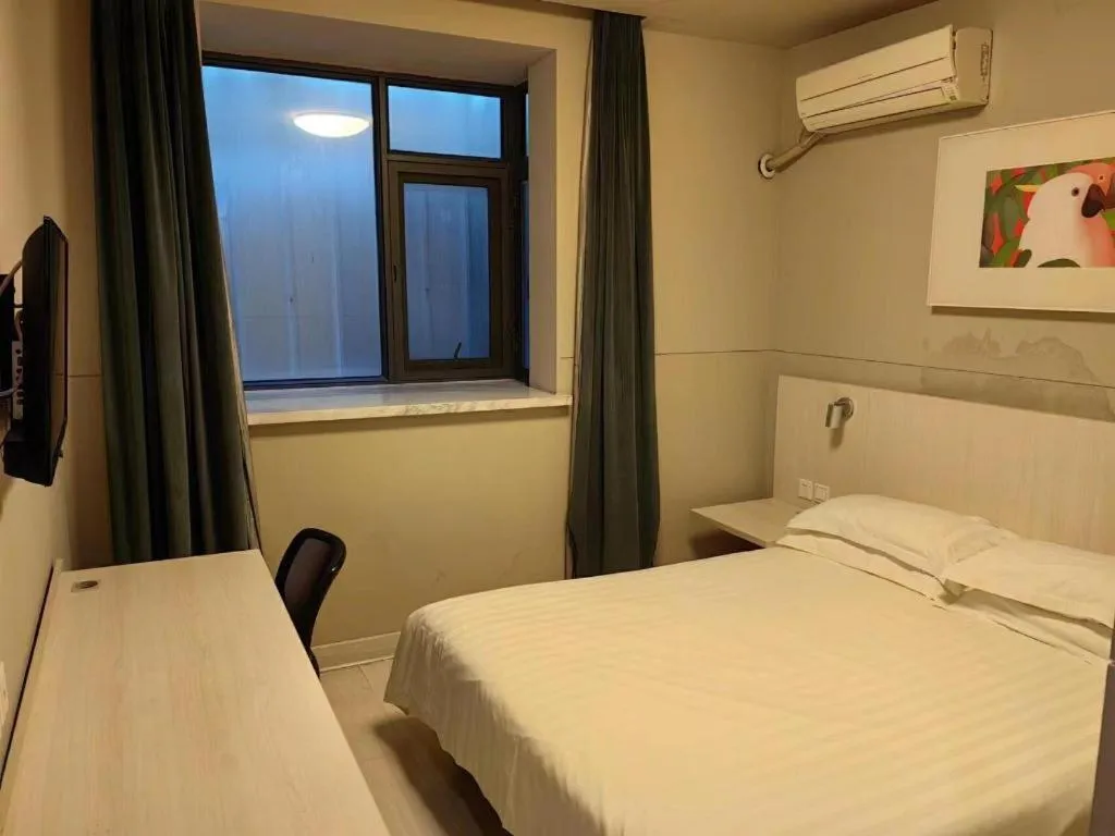 Bed in Jinjiang Inn Shanghai Qingpu